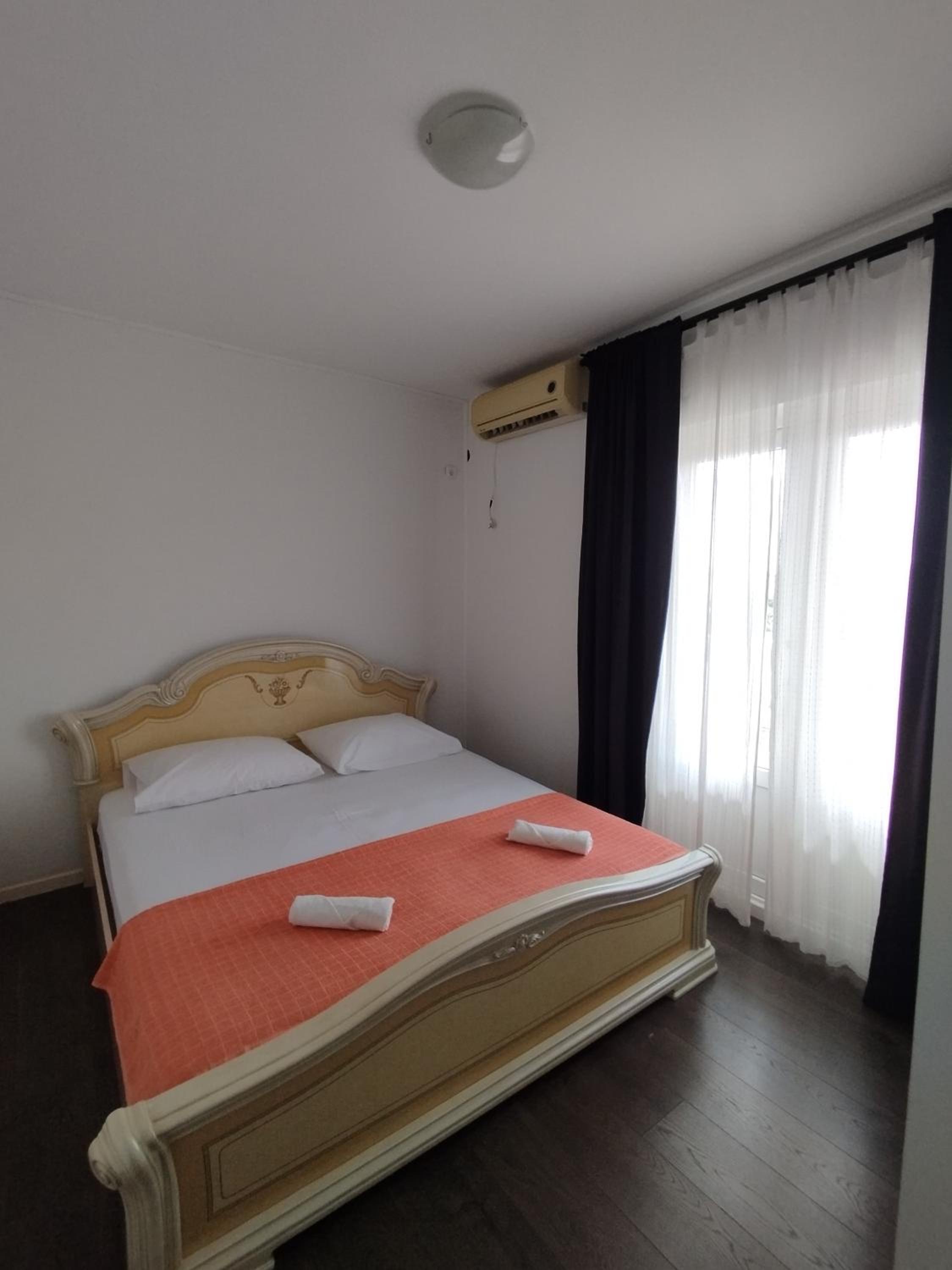 Two-Bedroom Deluxe Apartment with Balcony
