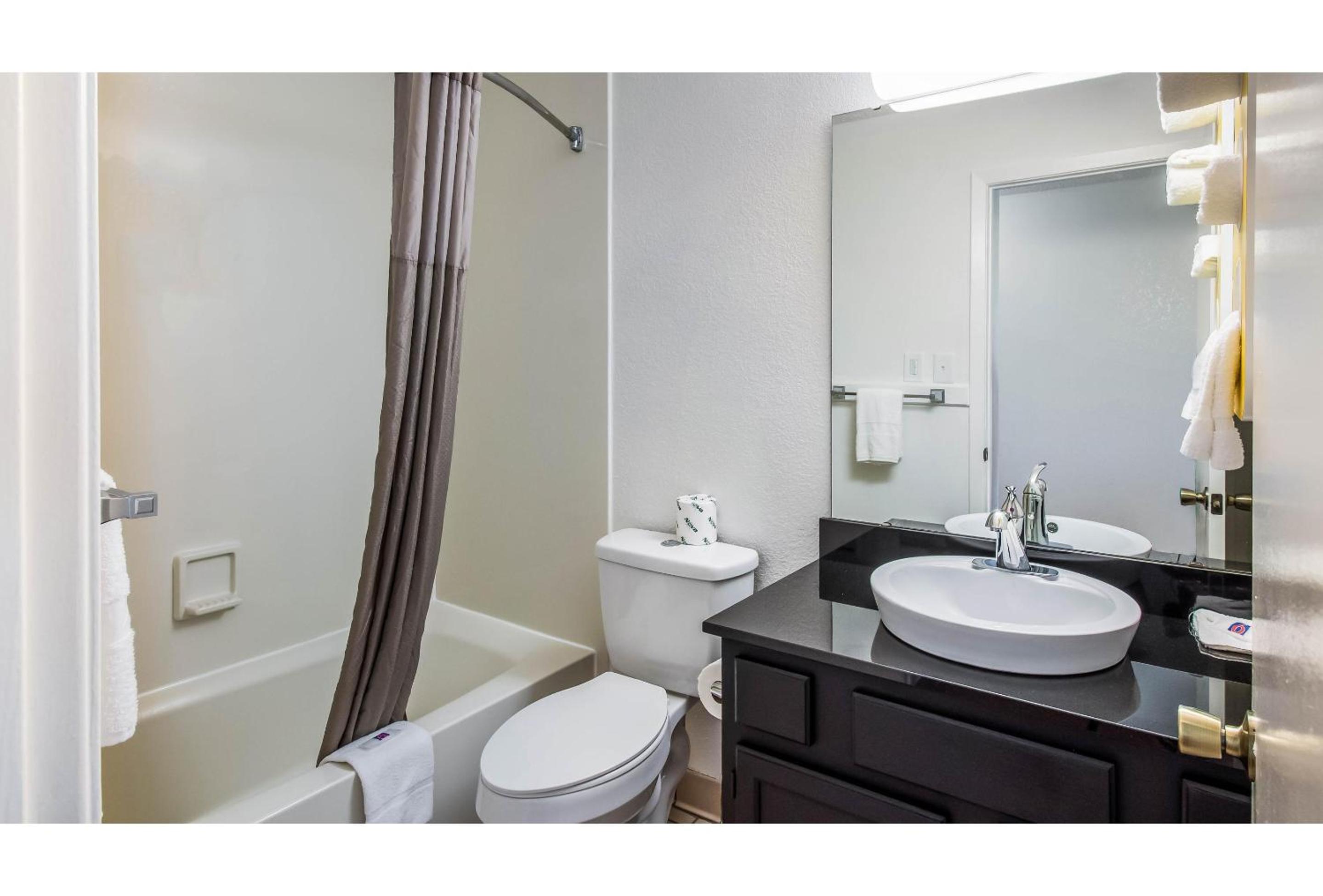 Queen Room with Two Queen Beds - Disability Access - Roll In Shower
