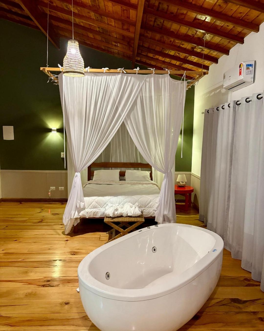 Deluxe Suite with Spa Bath photo 1