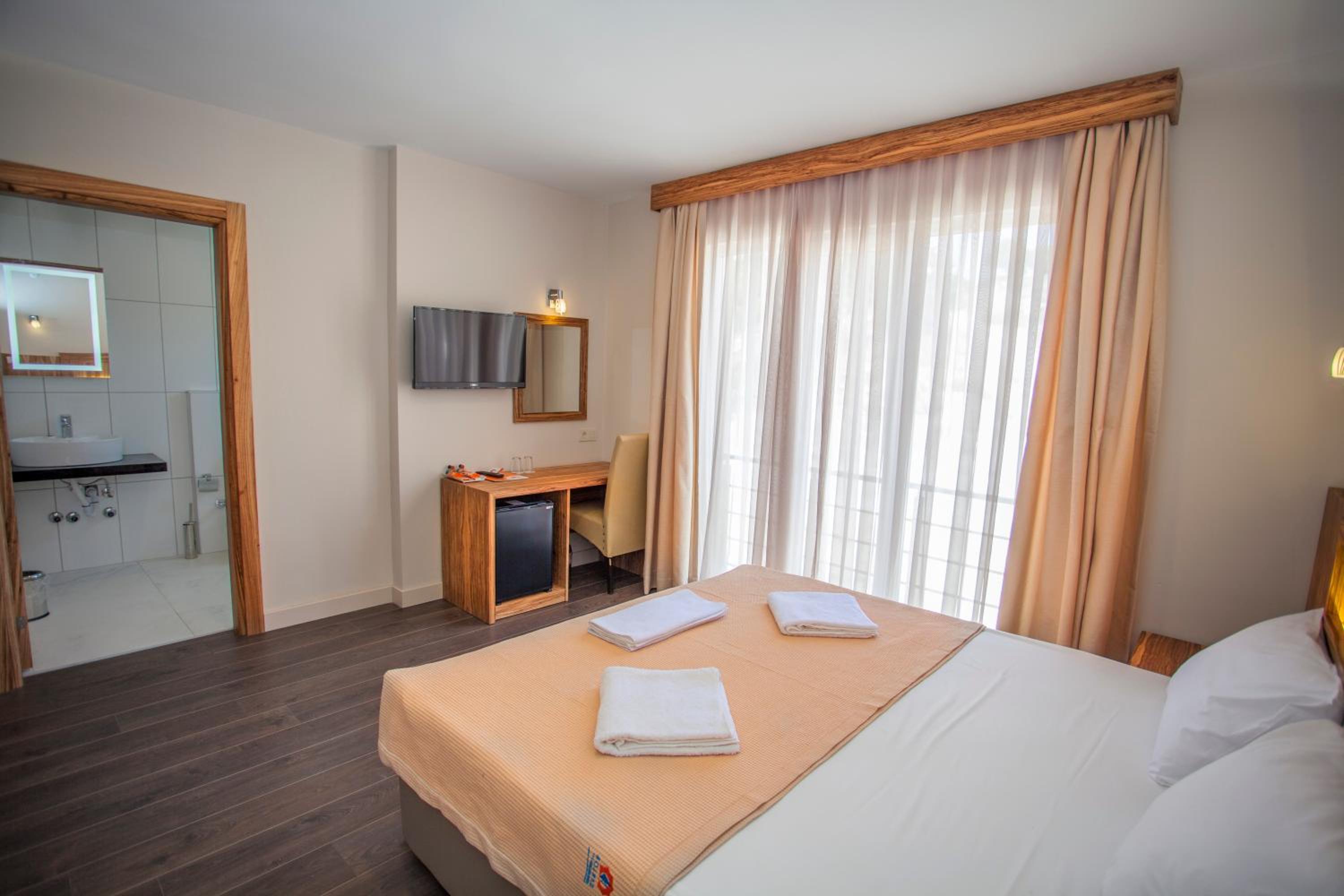 Standard Double or Twin Room with Garden View