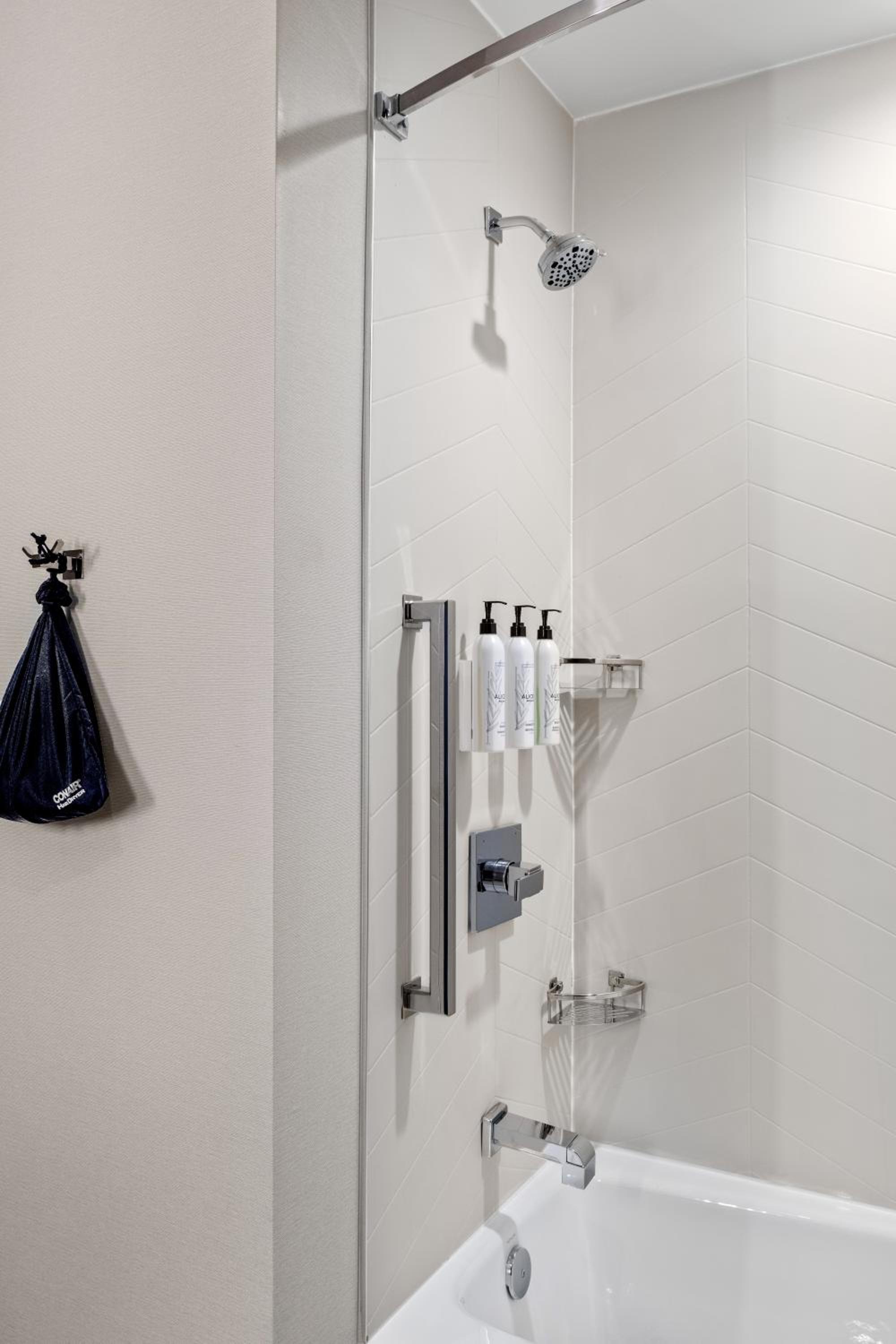 King Room - Hearing Accessible - Photo 2
