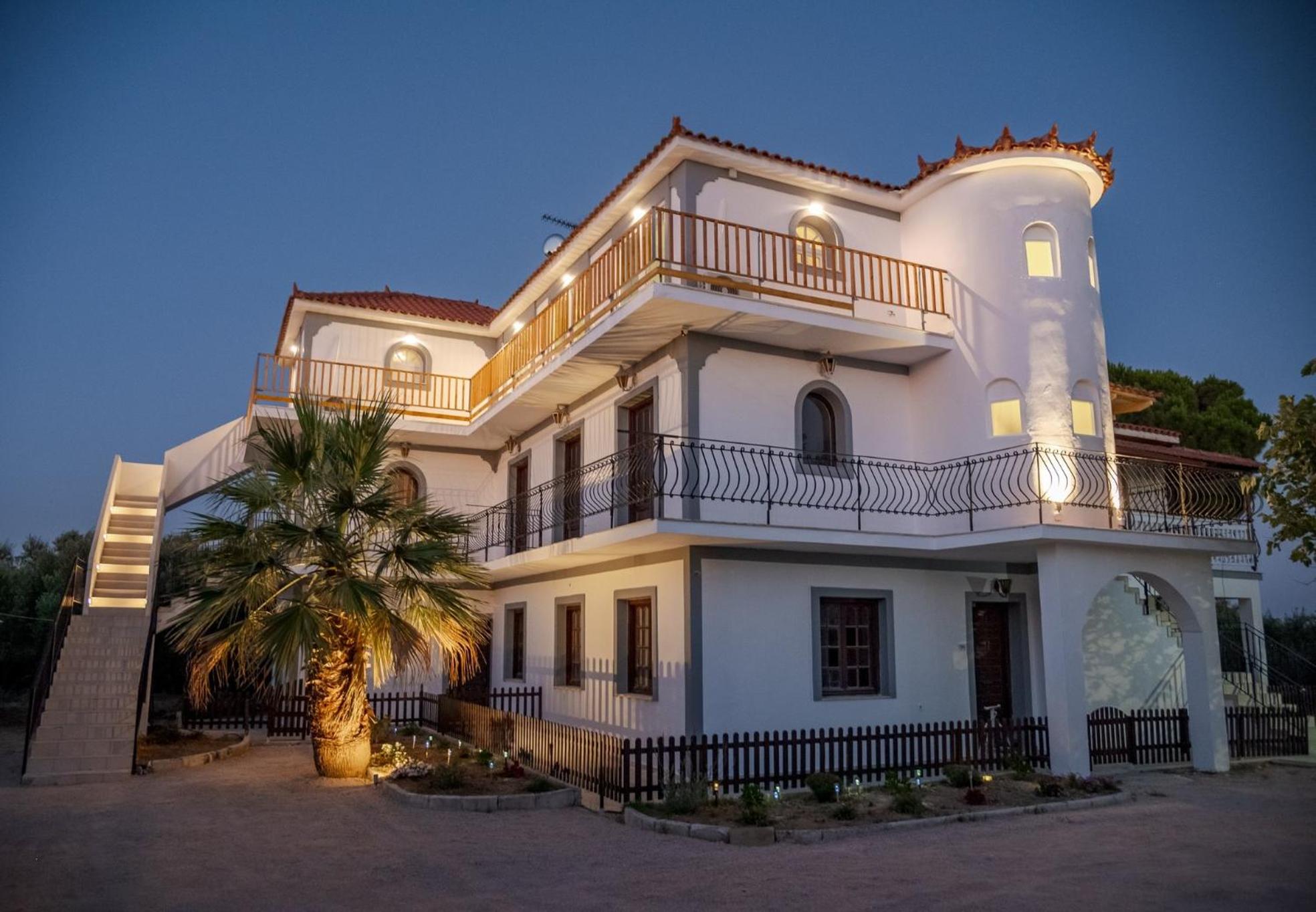 One-Bedroom Apartment with Sea View photo 2