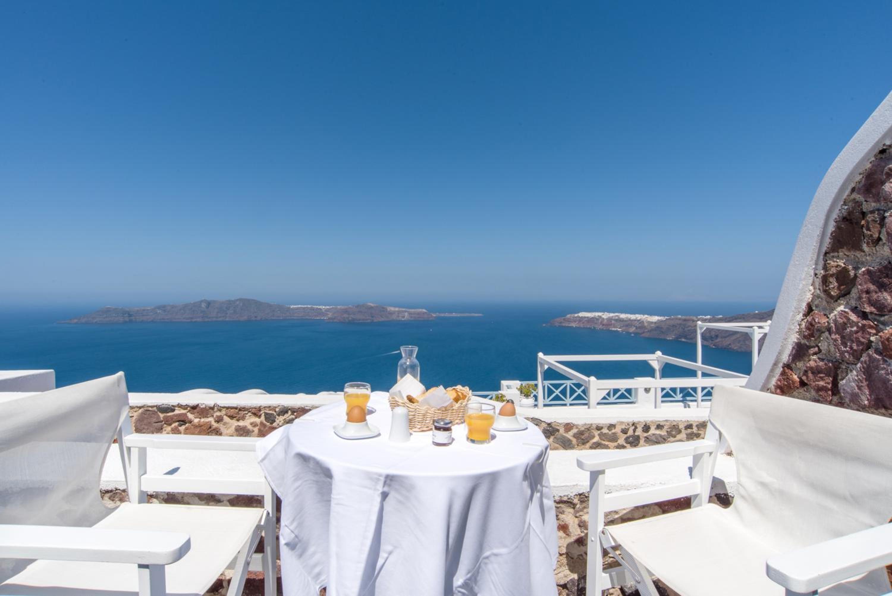 Standard Double Room with Caldera View - Photo 5