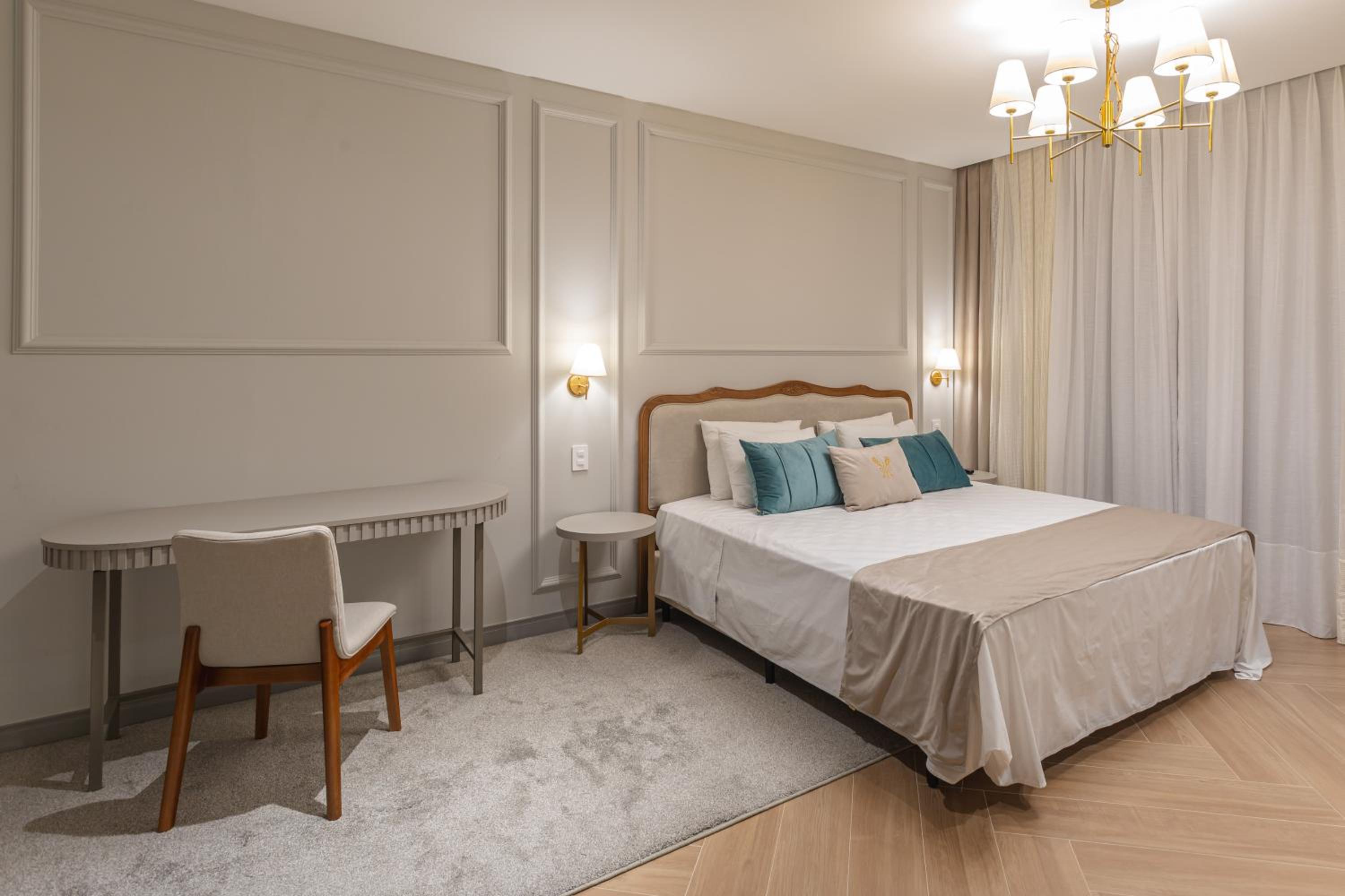 King Suite with Spa Bath photo 3