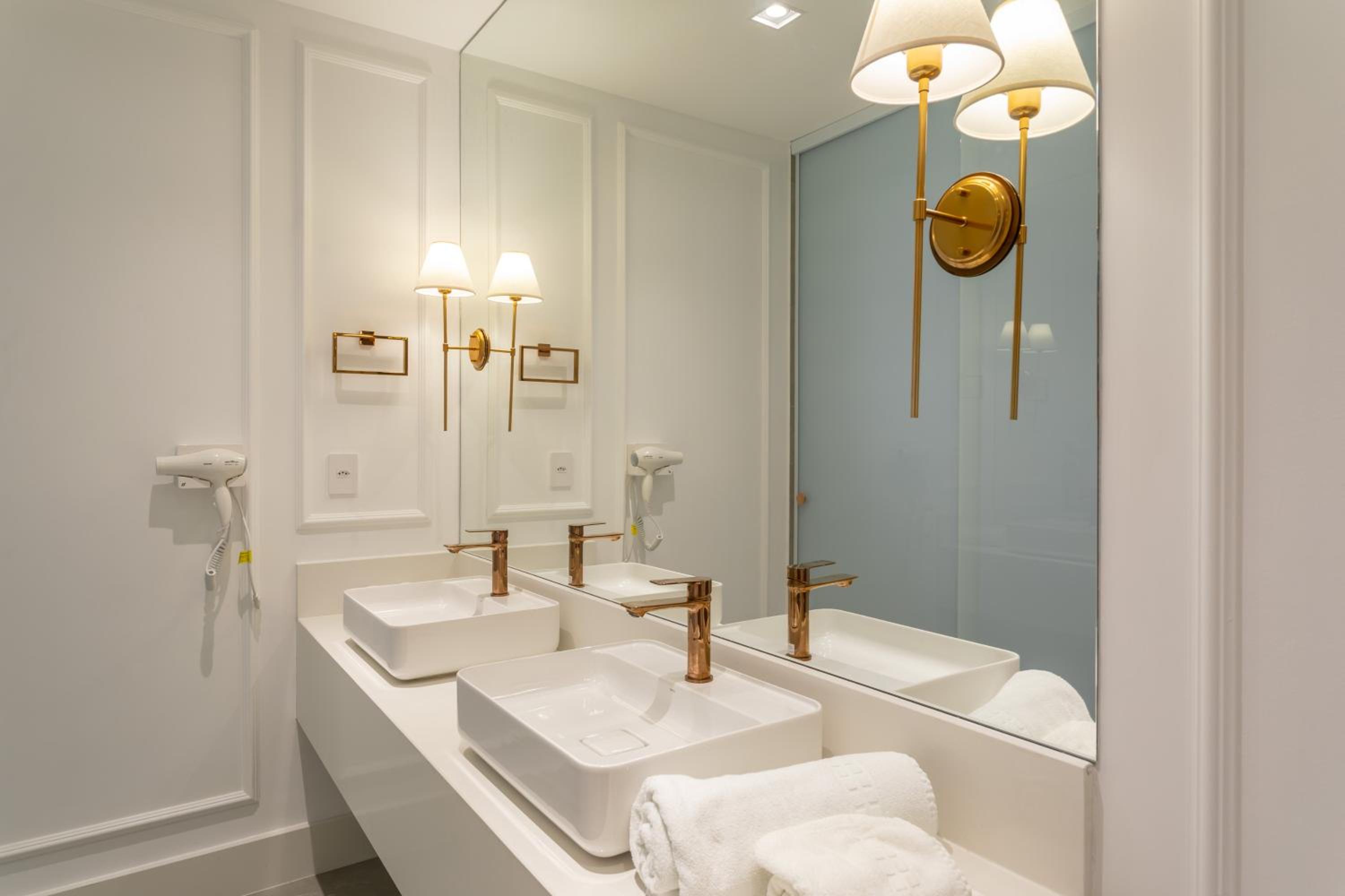 King Suite with Spa Bath photo 2