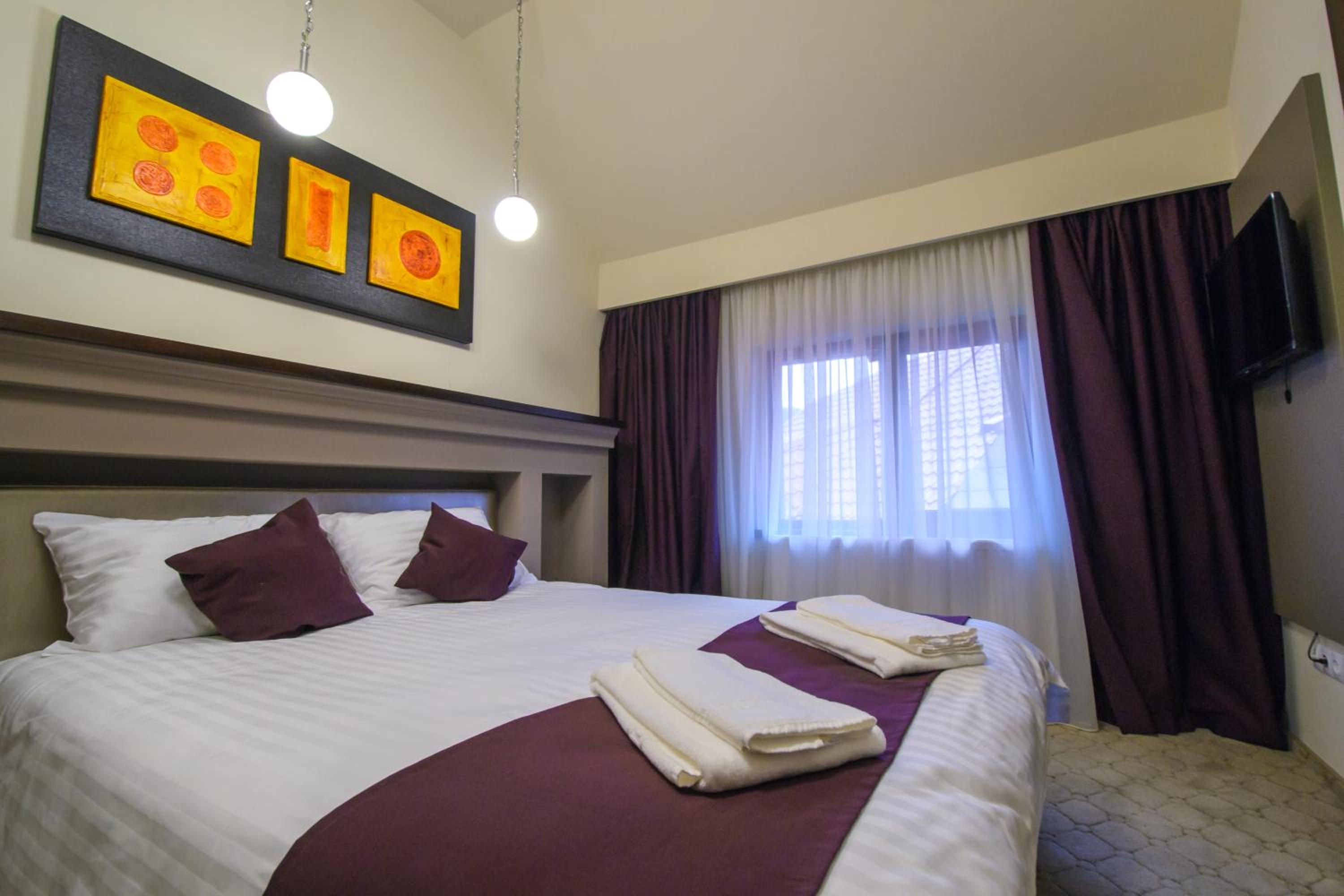 Double Room - Photo 1