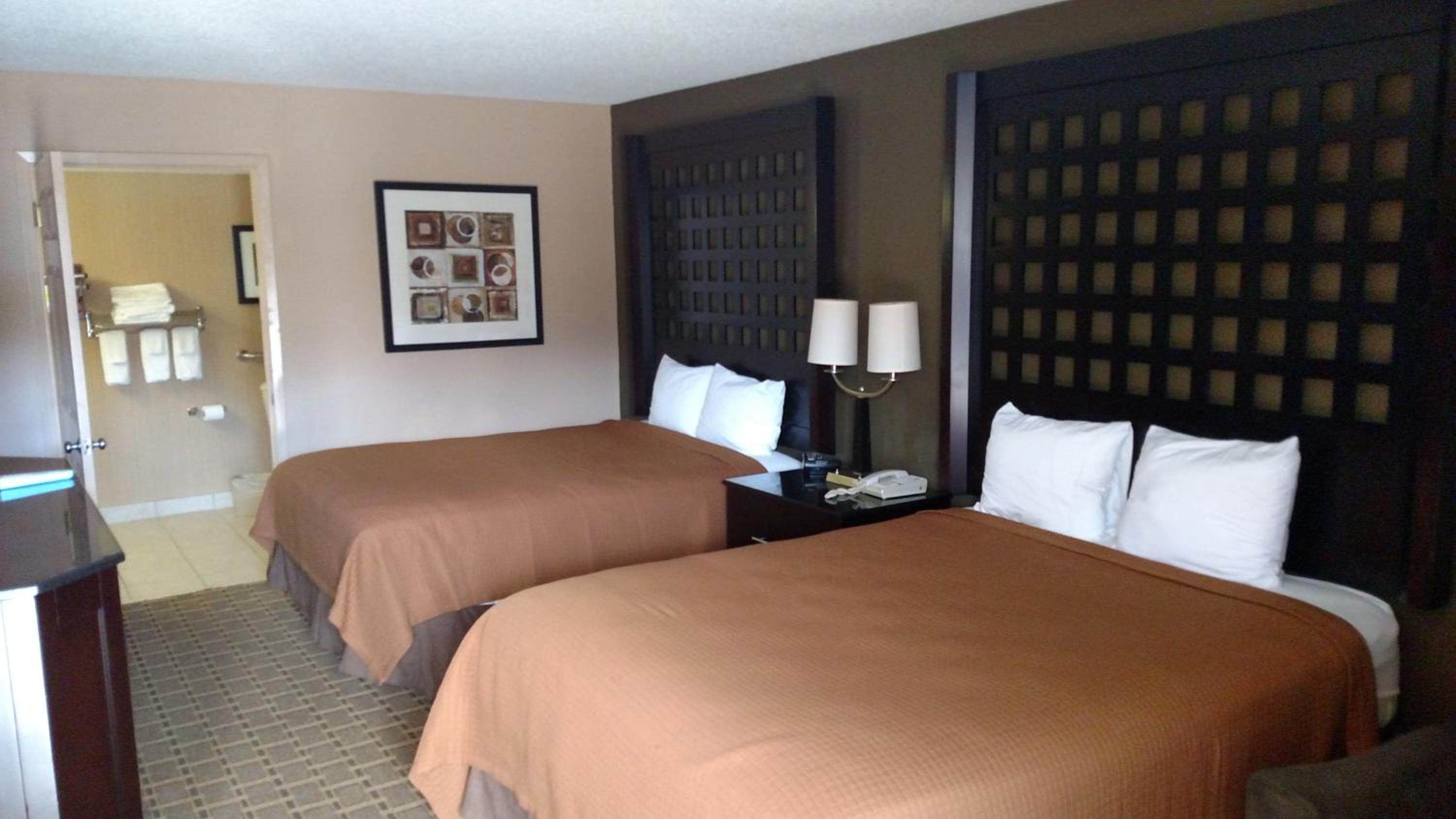 Queen Room with Two Queen Beds-Smoking - Photo 1