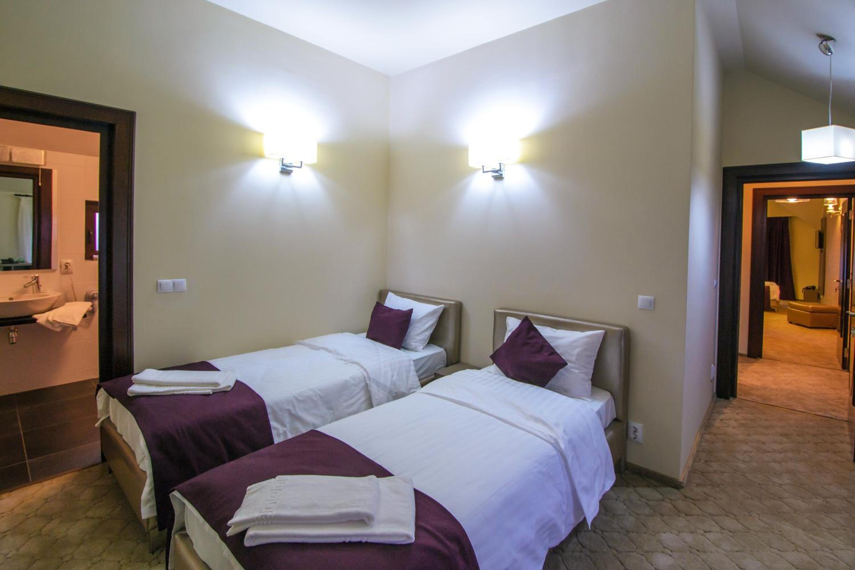 Twin Room - Photo 1