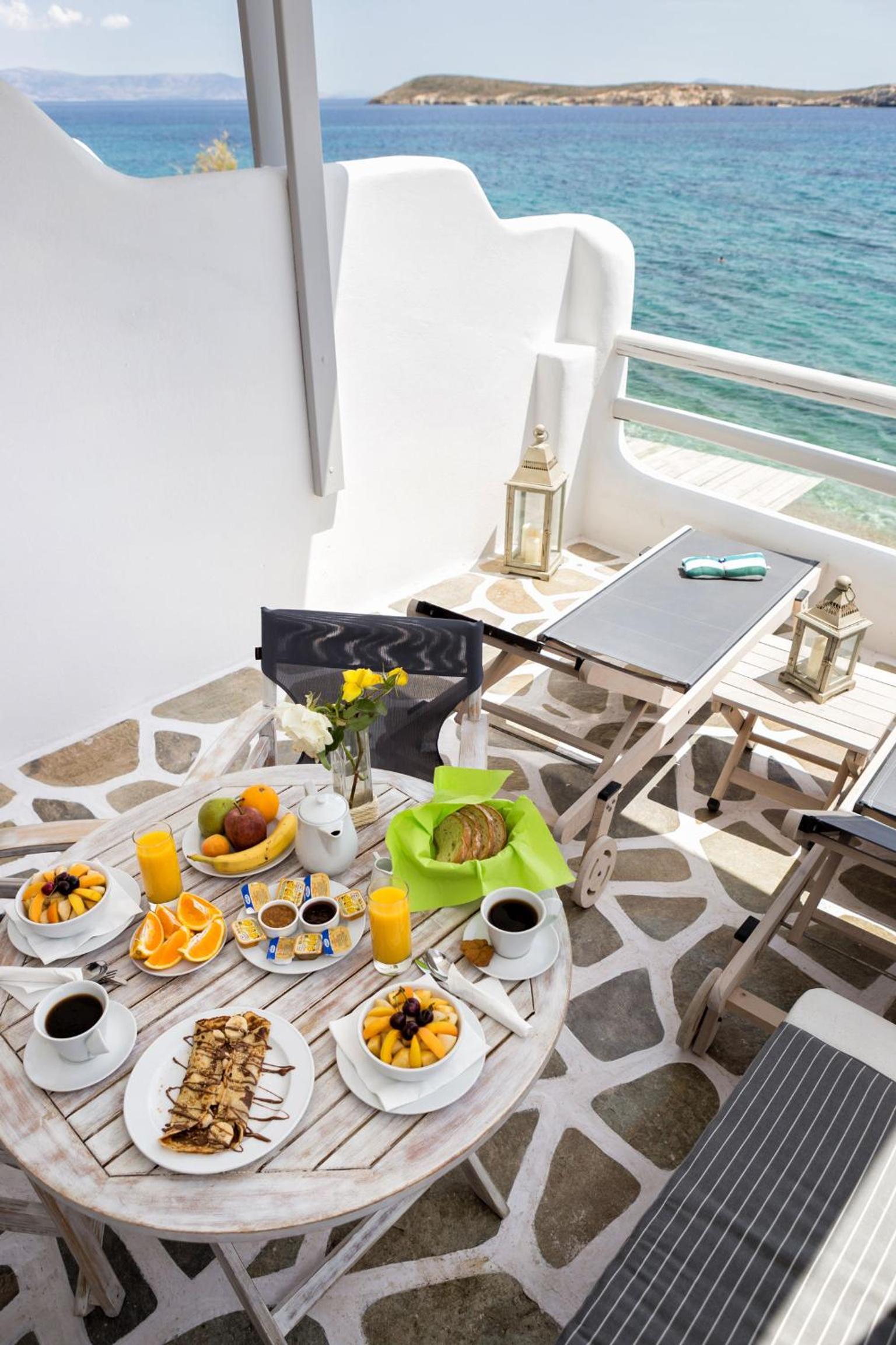 Suite with Sea View (2 Adults) - Photo 6