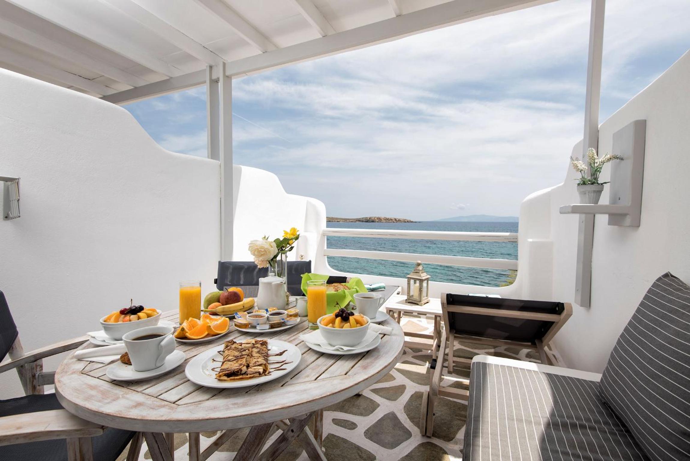 Suite with Sea View (2 Adults) - Photo 18