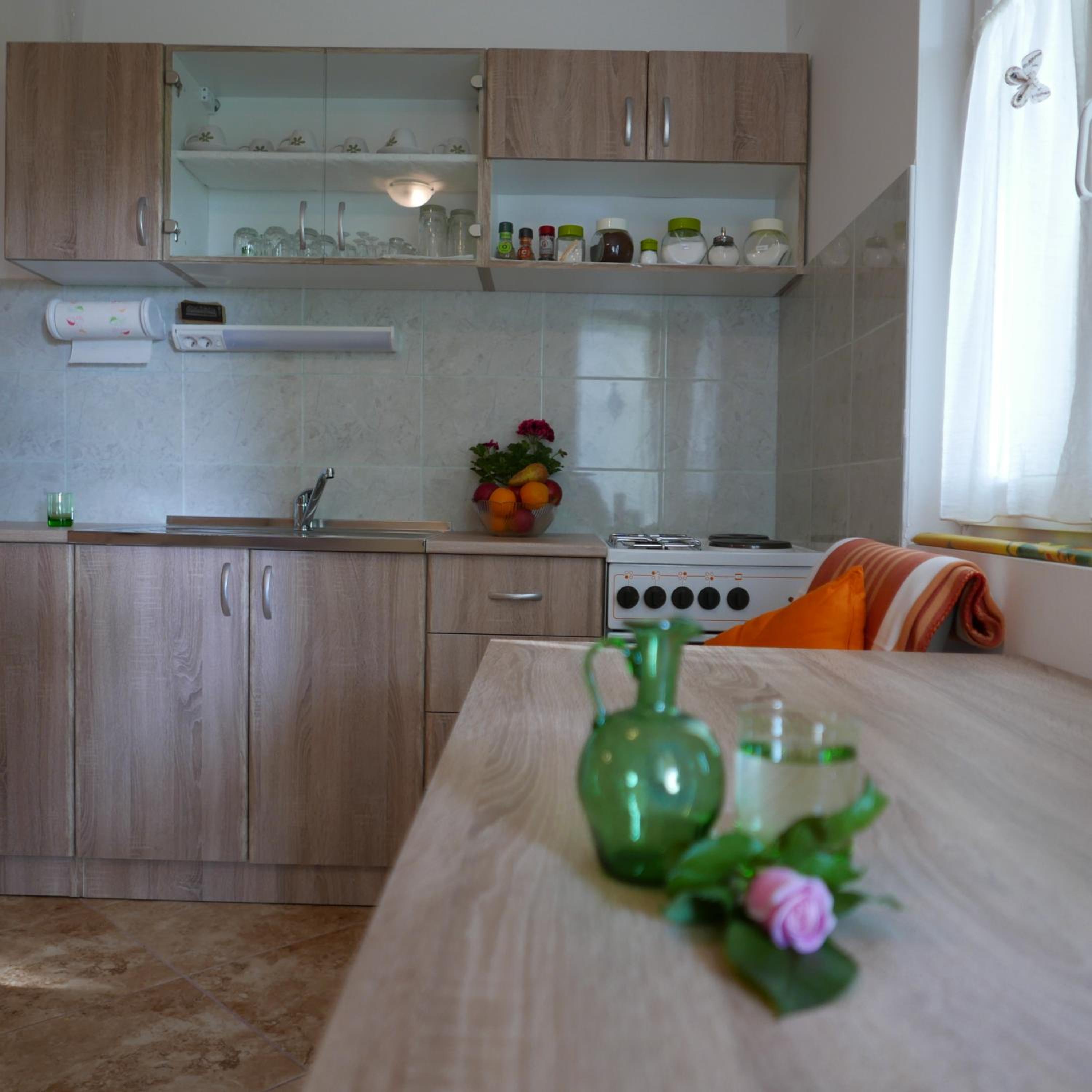 Studio Apartment - Photo 30
