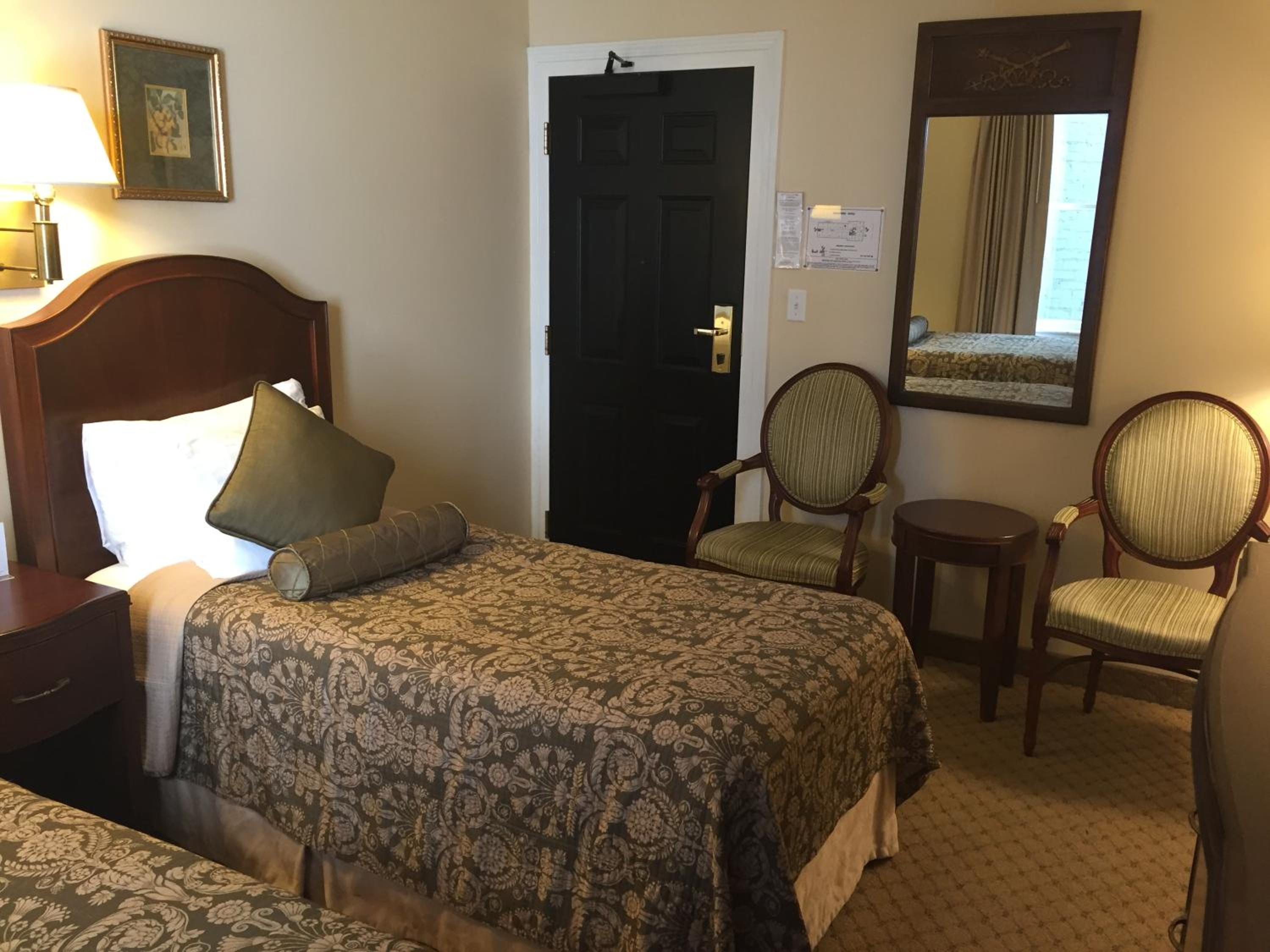 Twin Room with Two Twin Beds - Photo 1