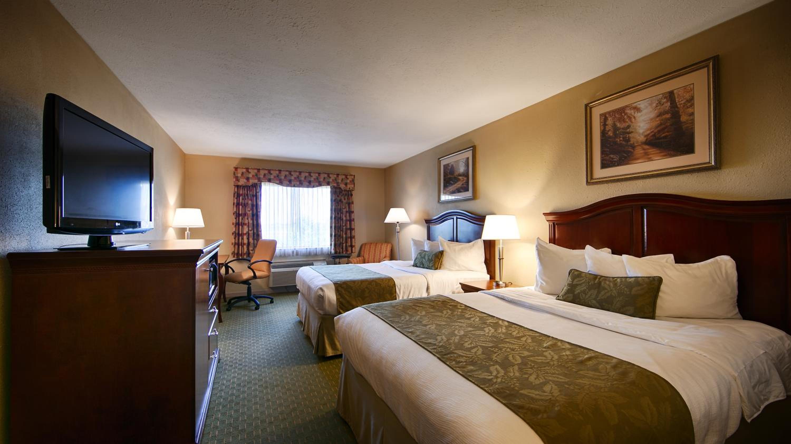 Queen Room with Two Queen Beds - Non-Smoking