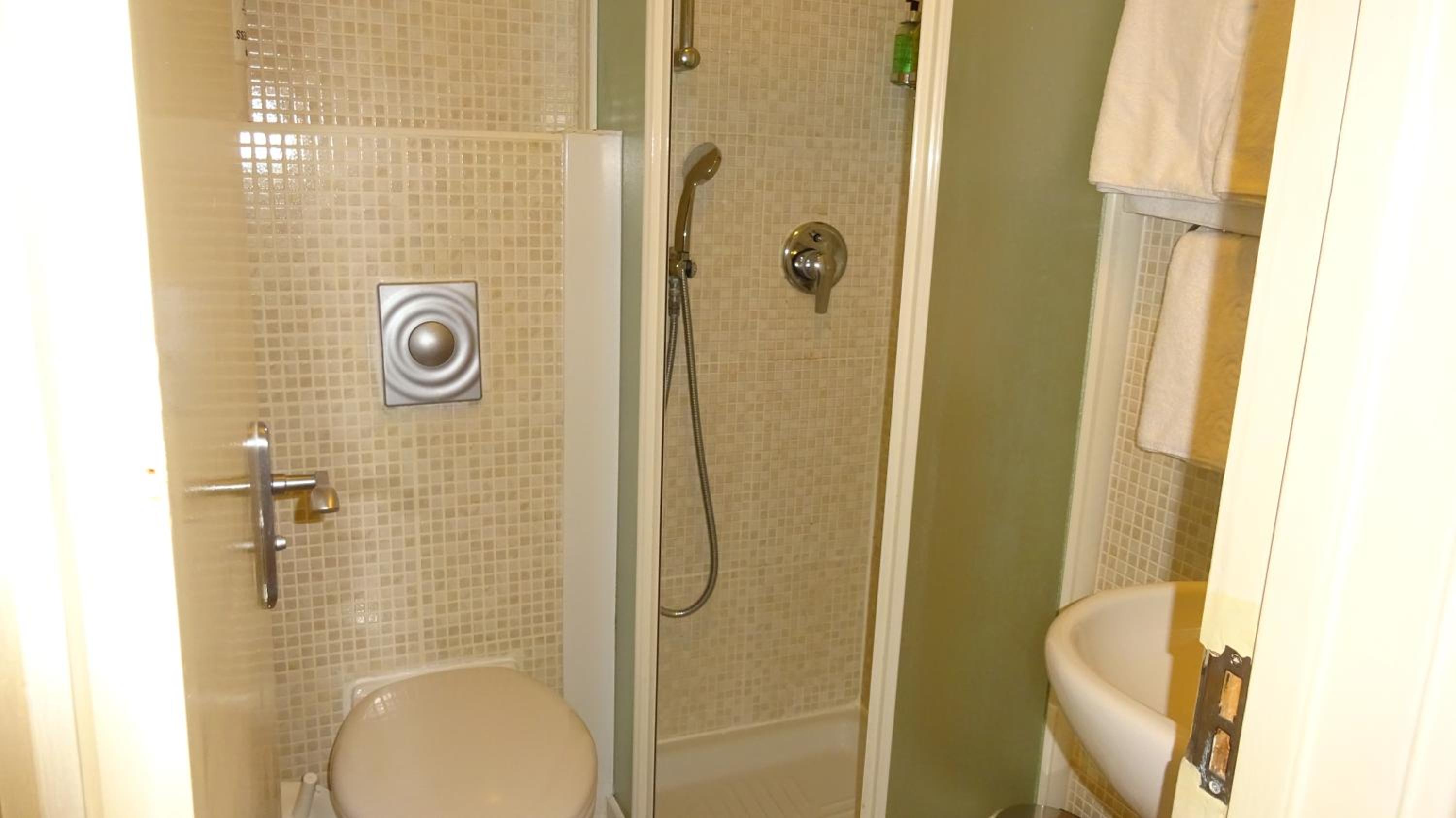 Single Room photo 3
