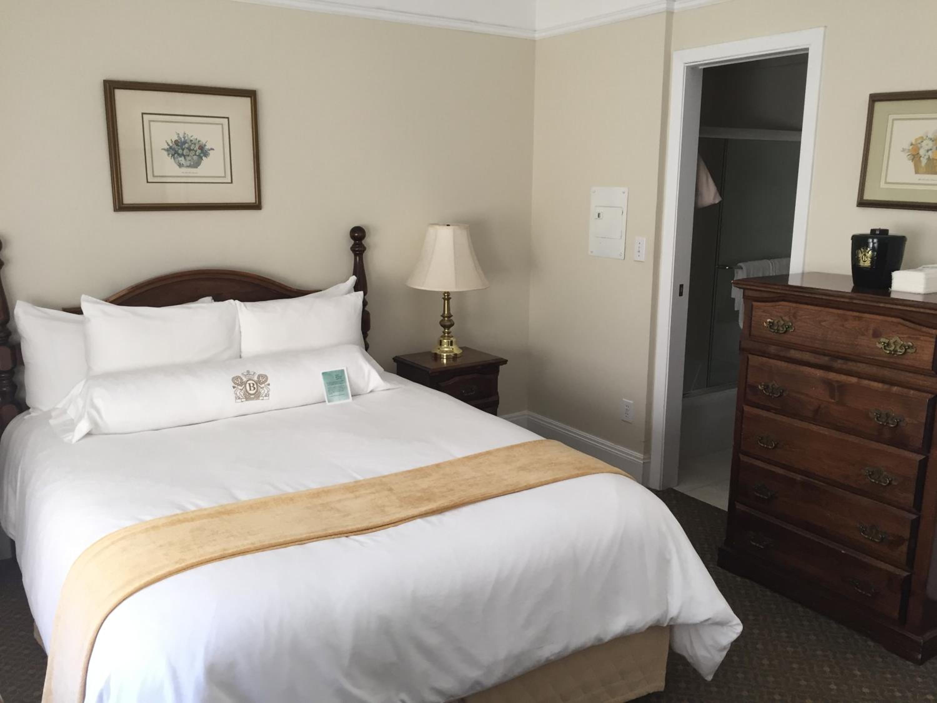 Standard Queen Room - Photo 4