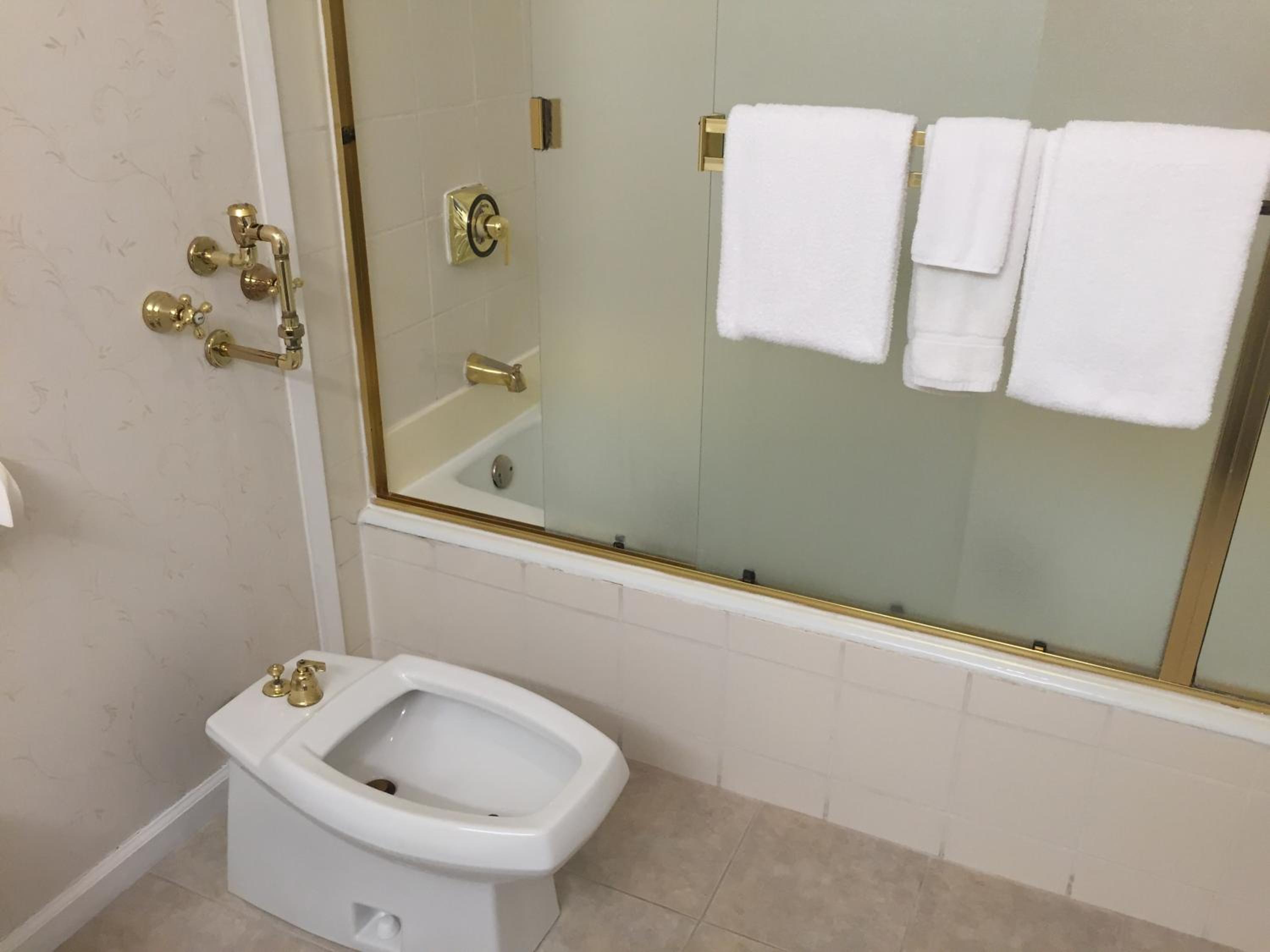  Studio Suite With Wet Bar - Photo 6