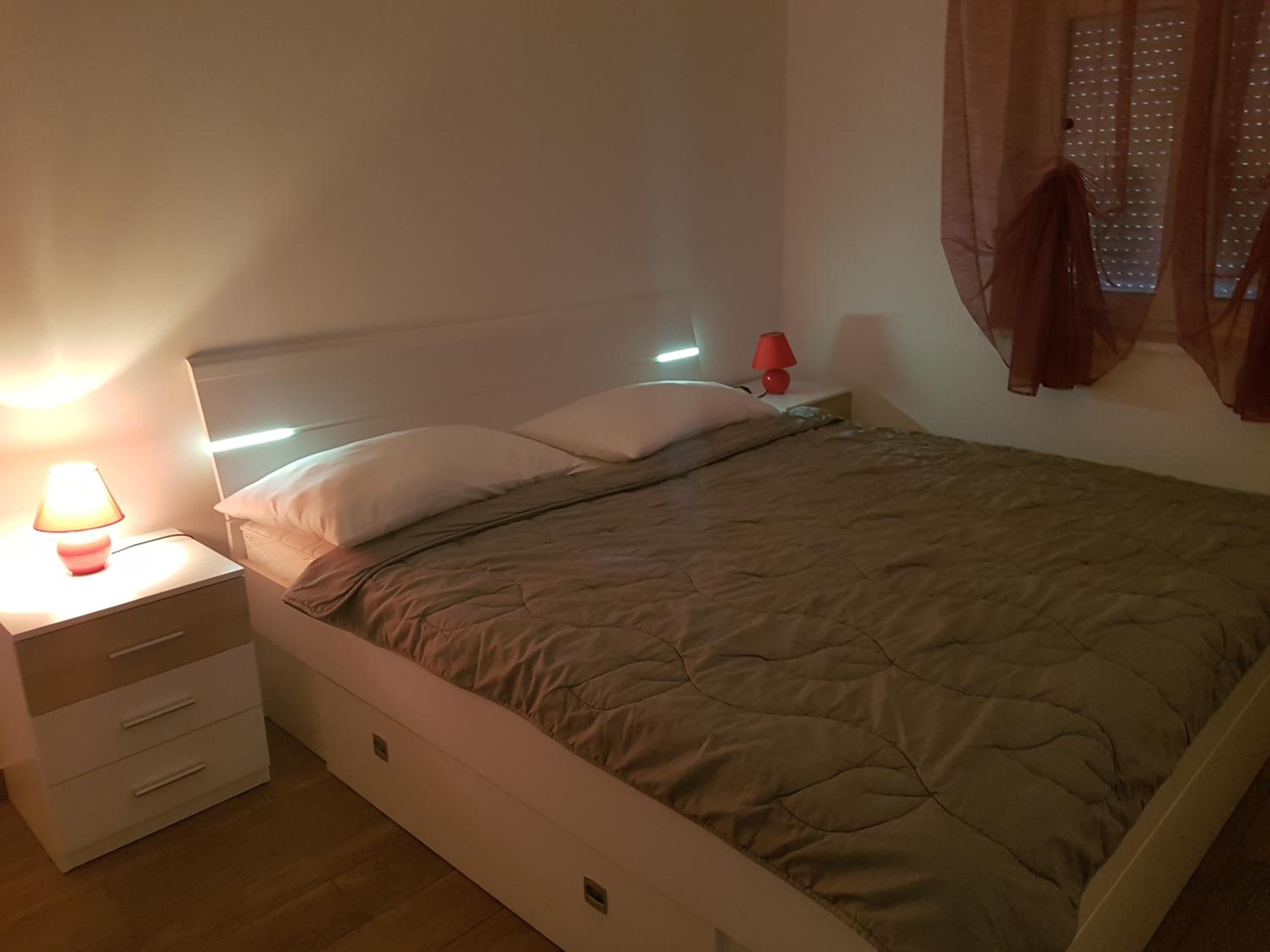 Apartment with Sea View - Photo 7