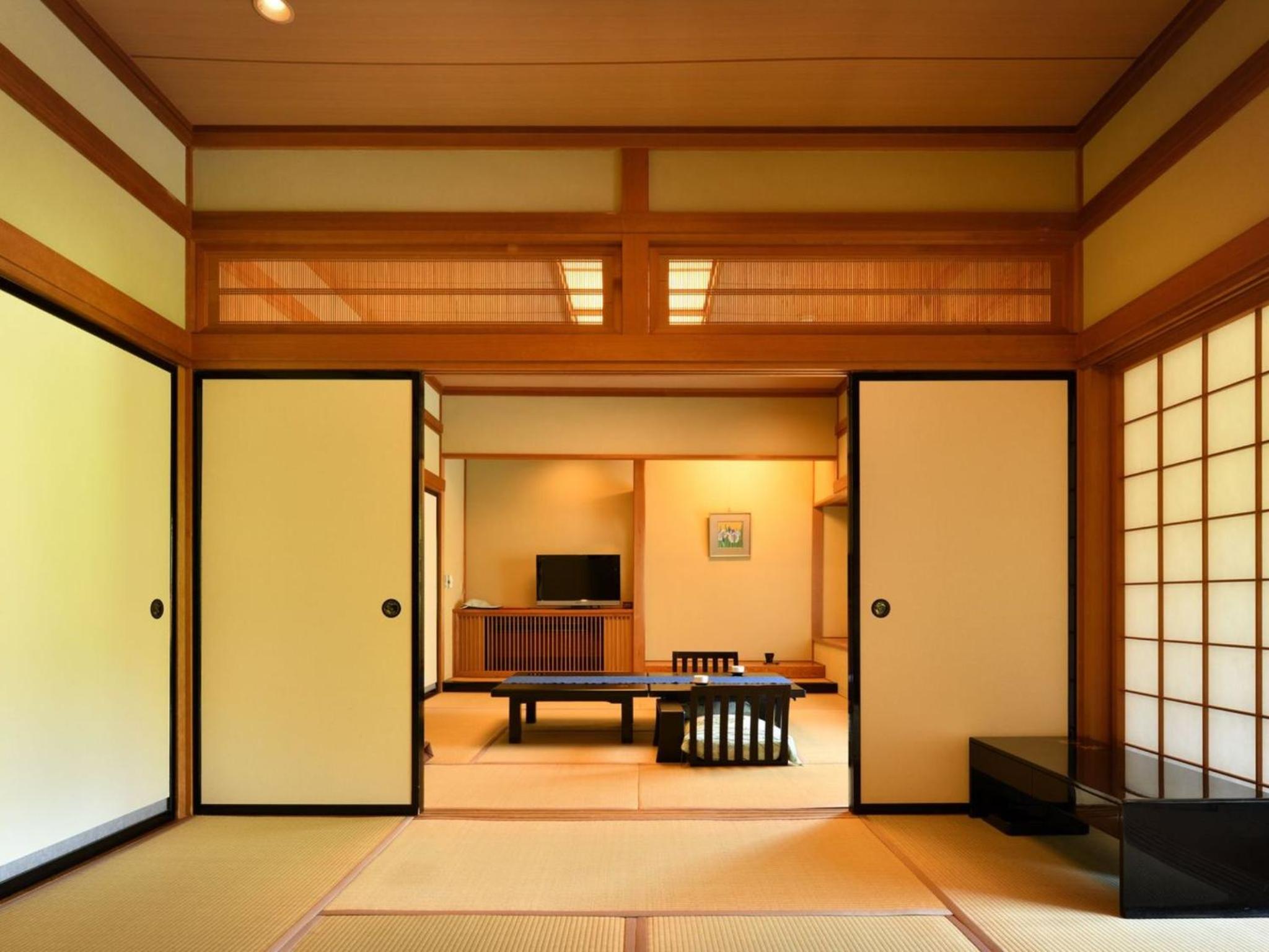 Deluxe Double or Twin Room with Mountain View
