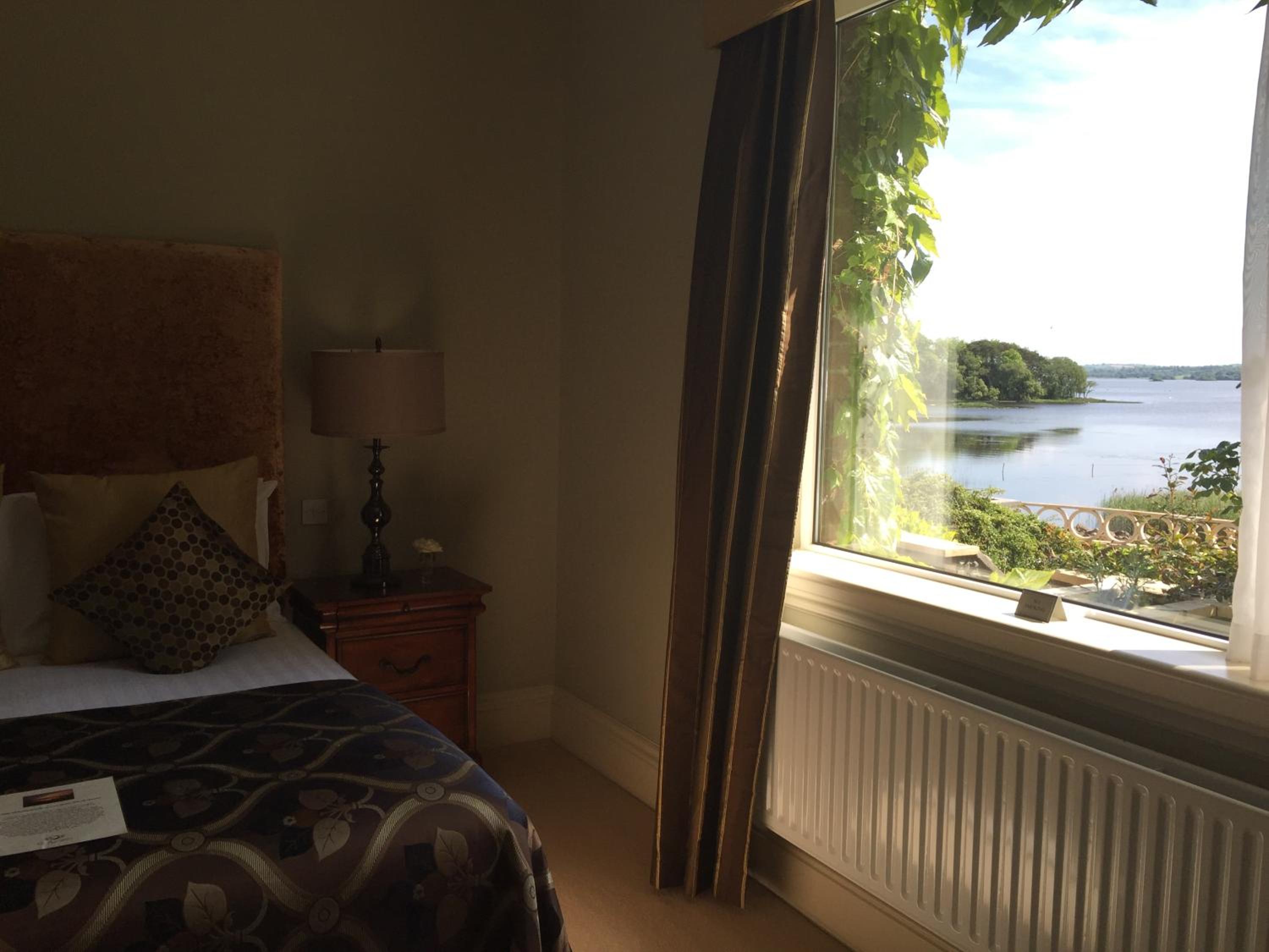 Double Room with Lake View - Photo 11