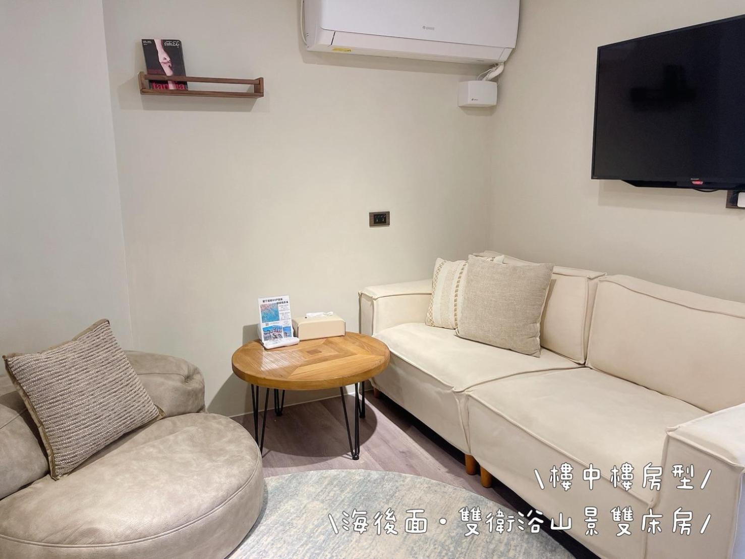 Standard Queen Room with Two Queen Beds (Non pet friendly) photo 1
