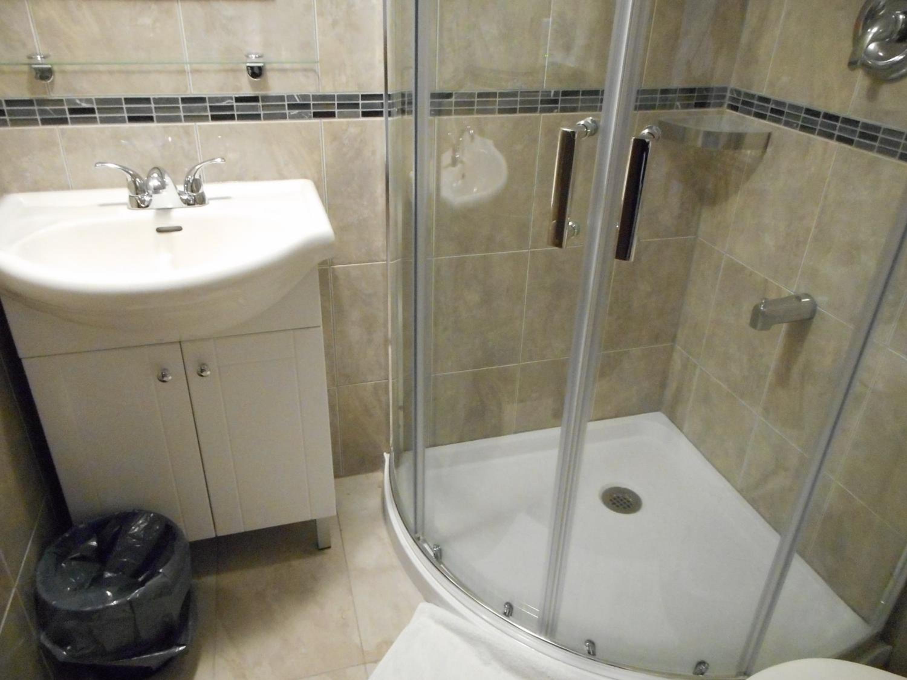 Double Room with Two Double Beds - Photo 2