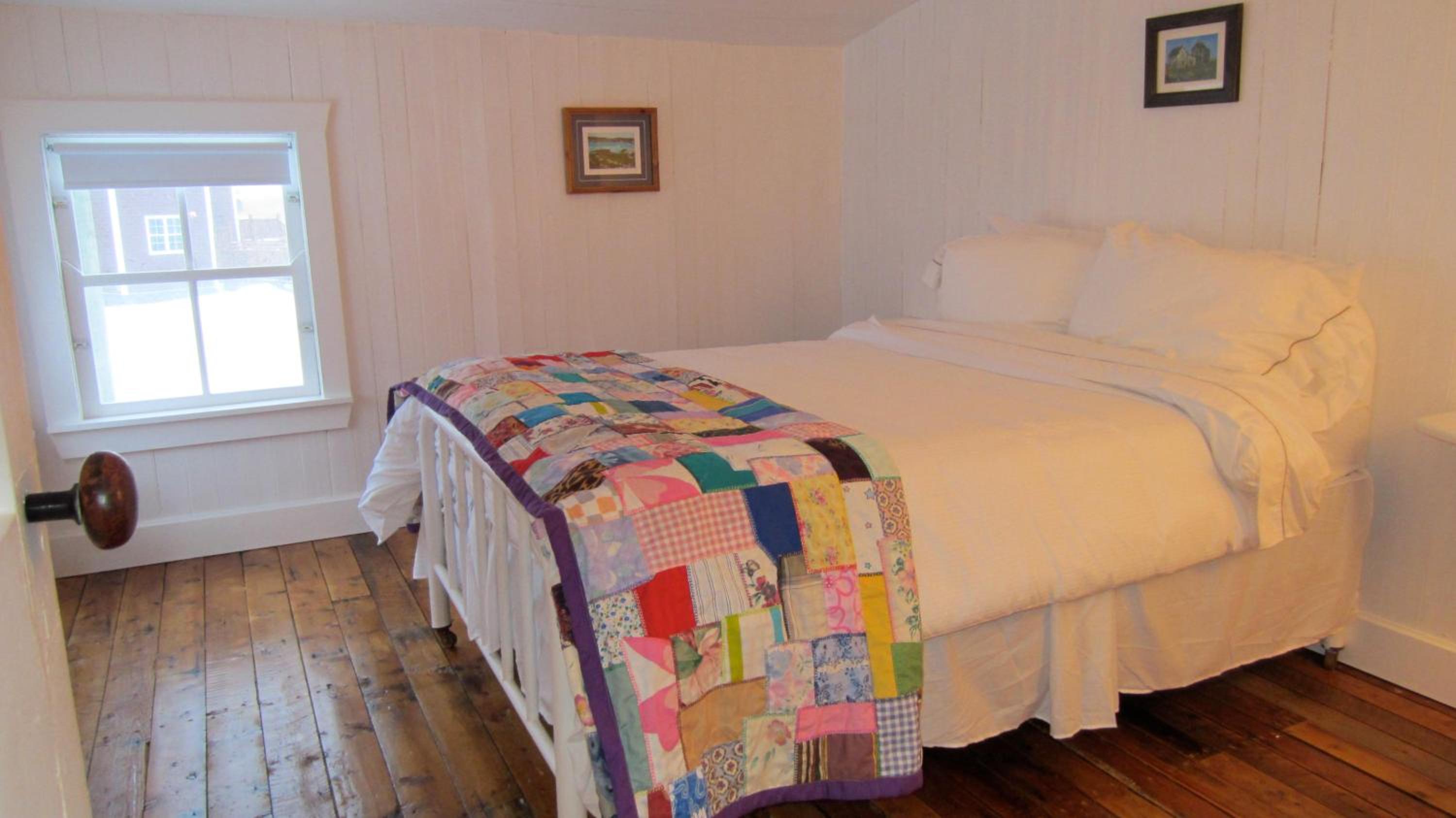 Two-Bedroom House photo 3