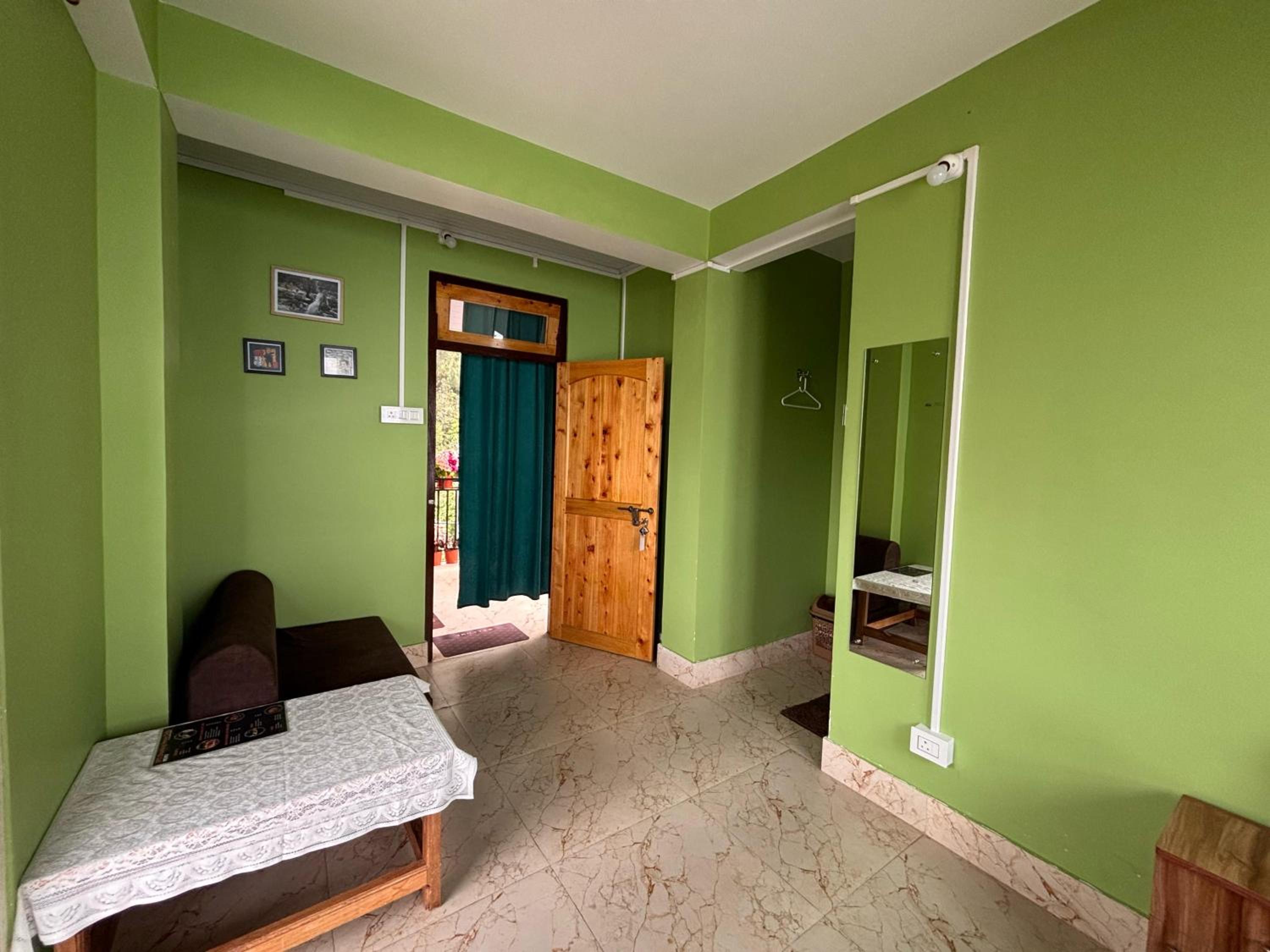 Deluxe Double Room with Balcony photo 1