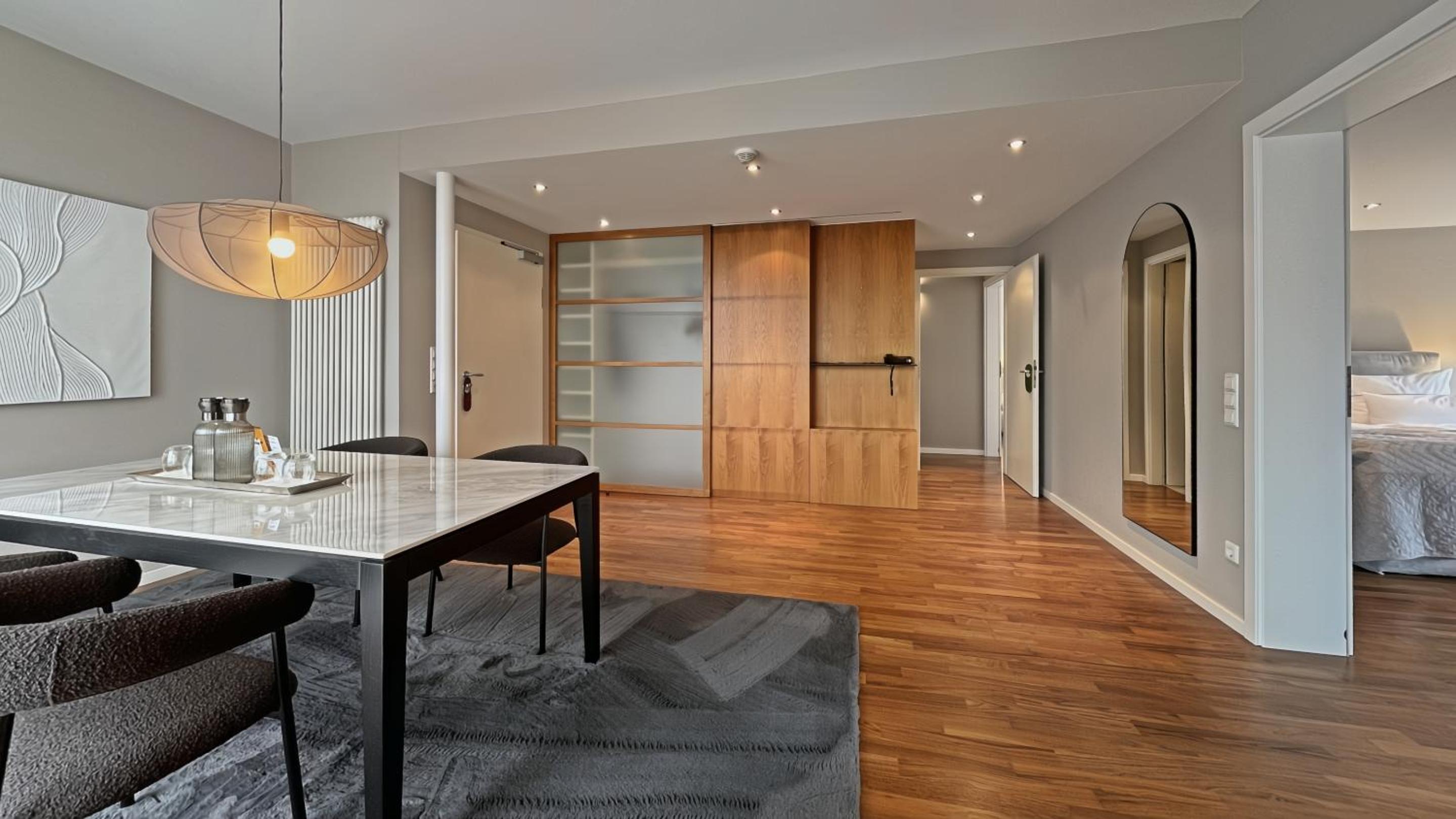Suite with Lake View
