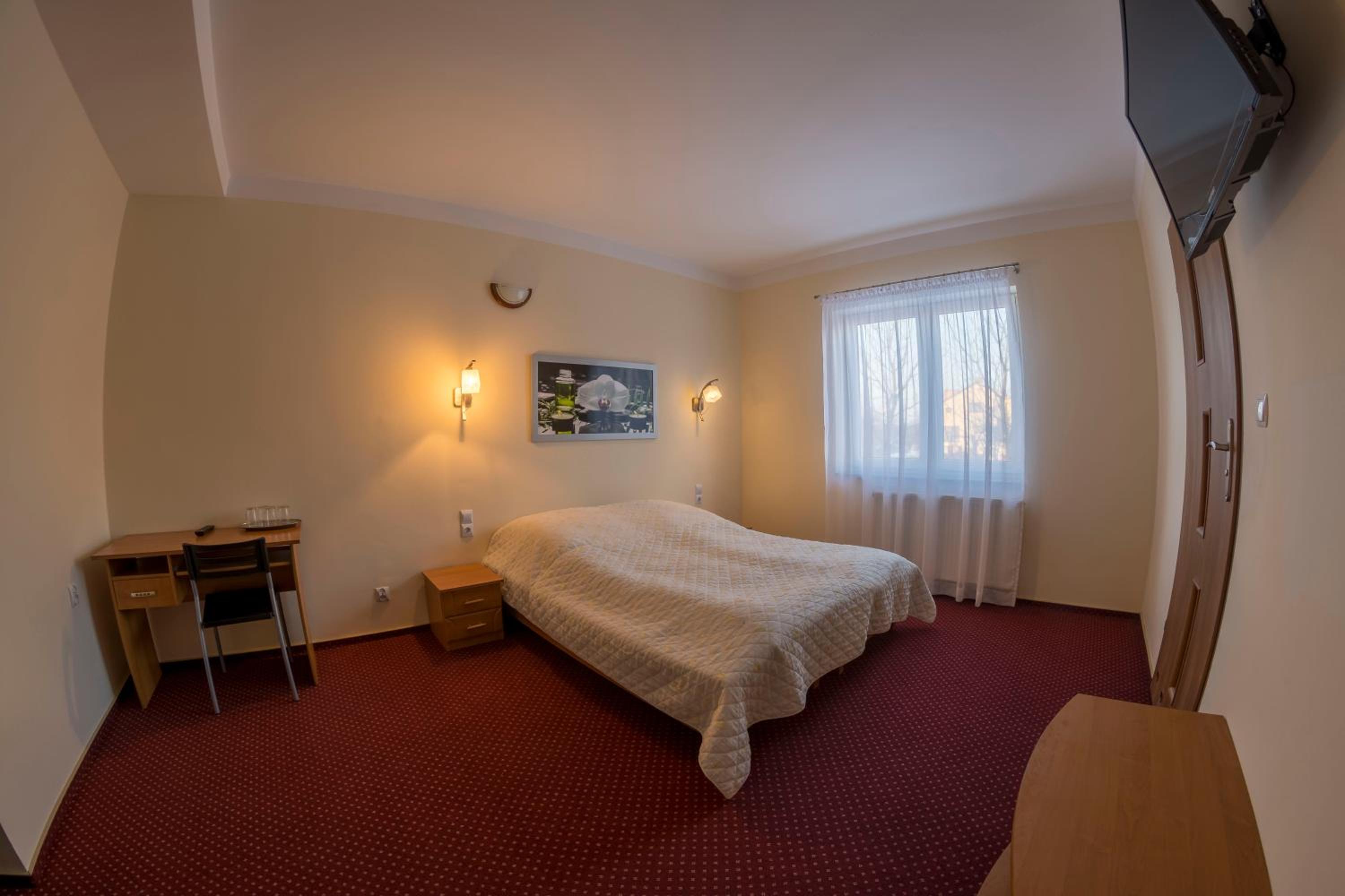 Double or Twin Room - Photo 4