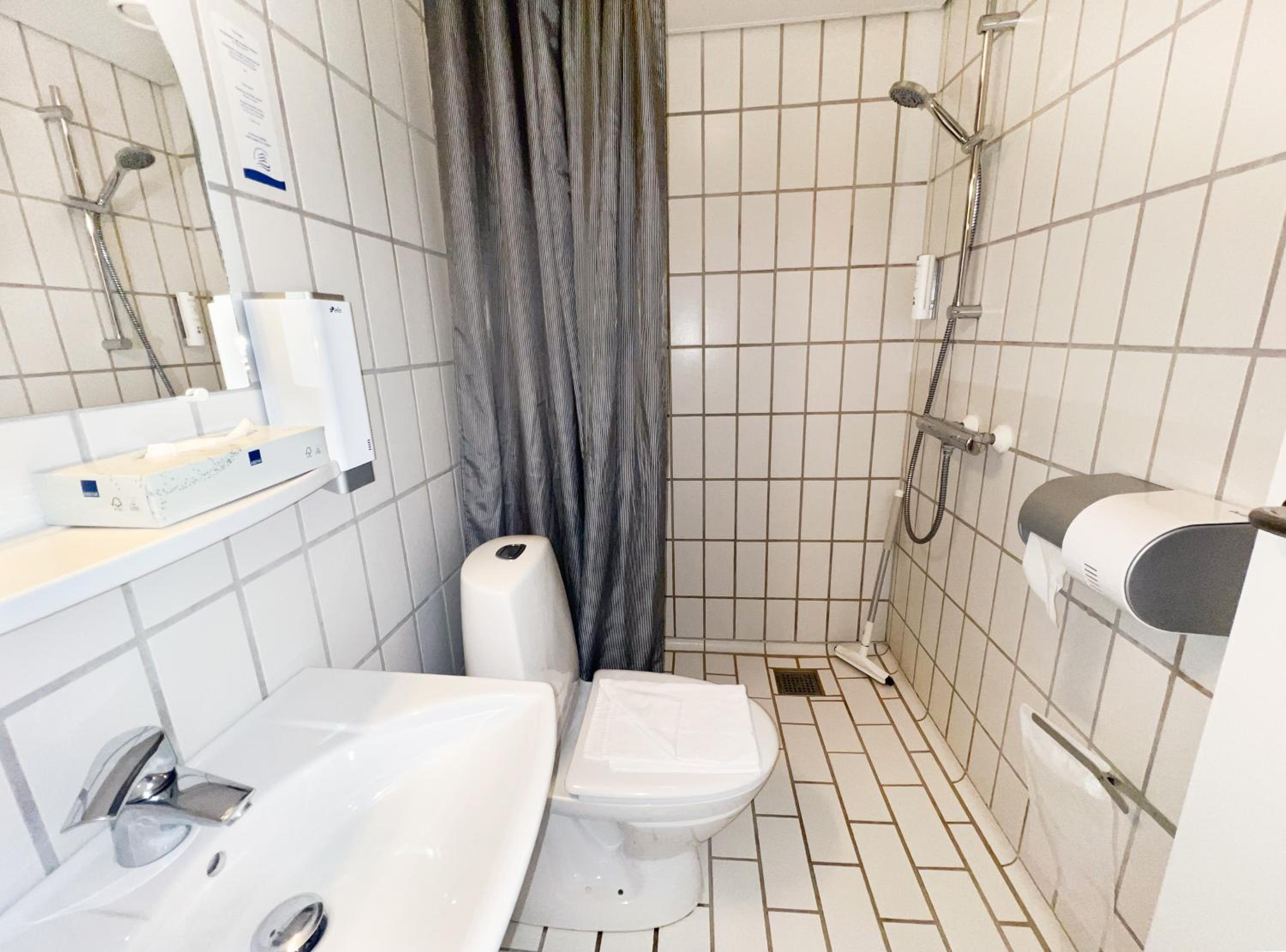 Large Single Room