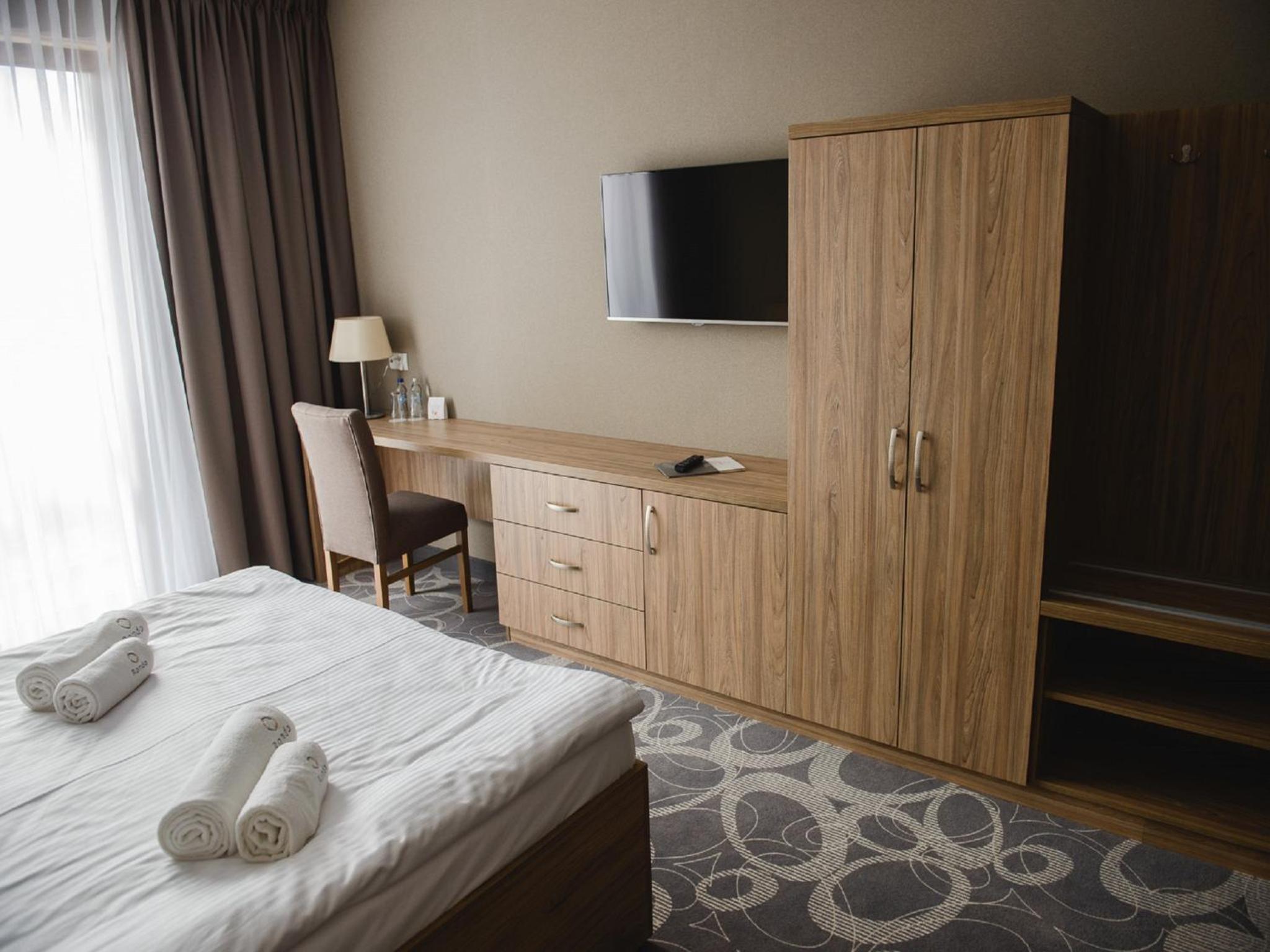 Deluxe Double Room with Balcony photo 2