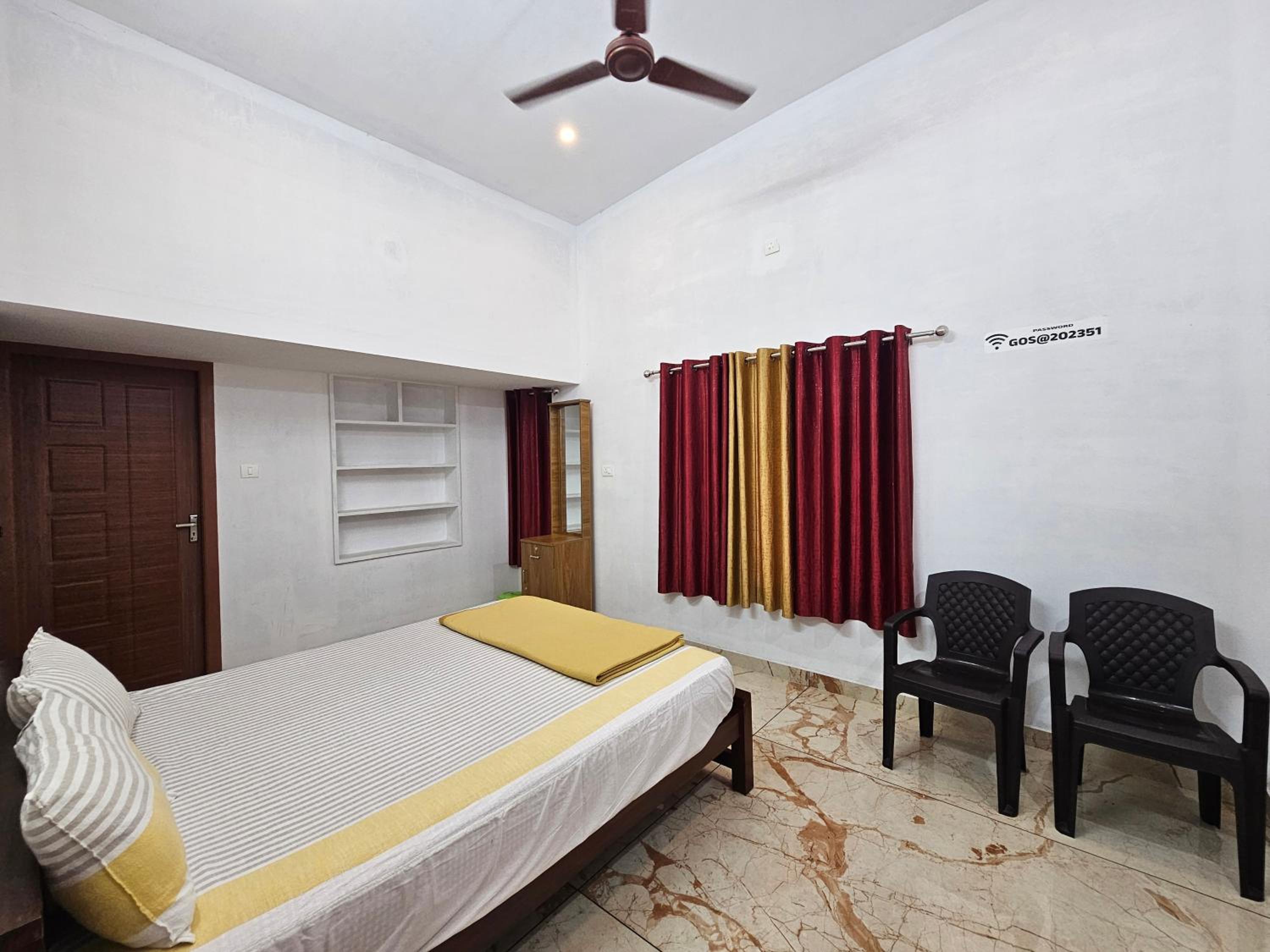Double Room with Private Bathroom photo 2
