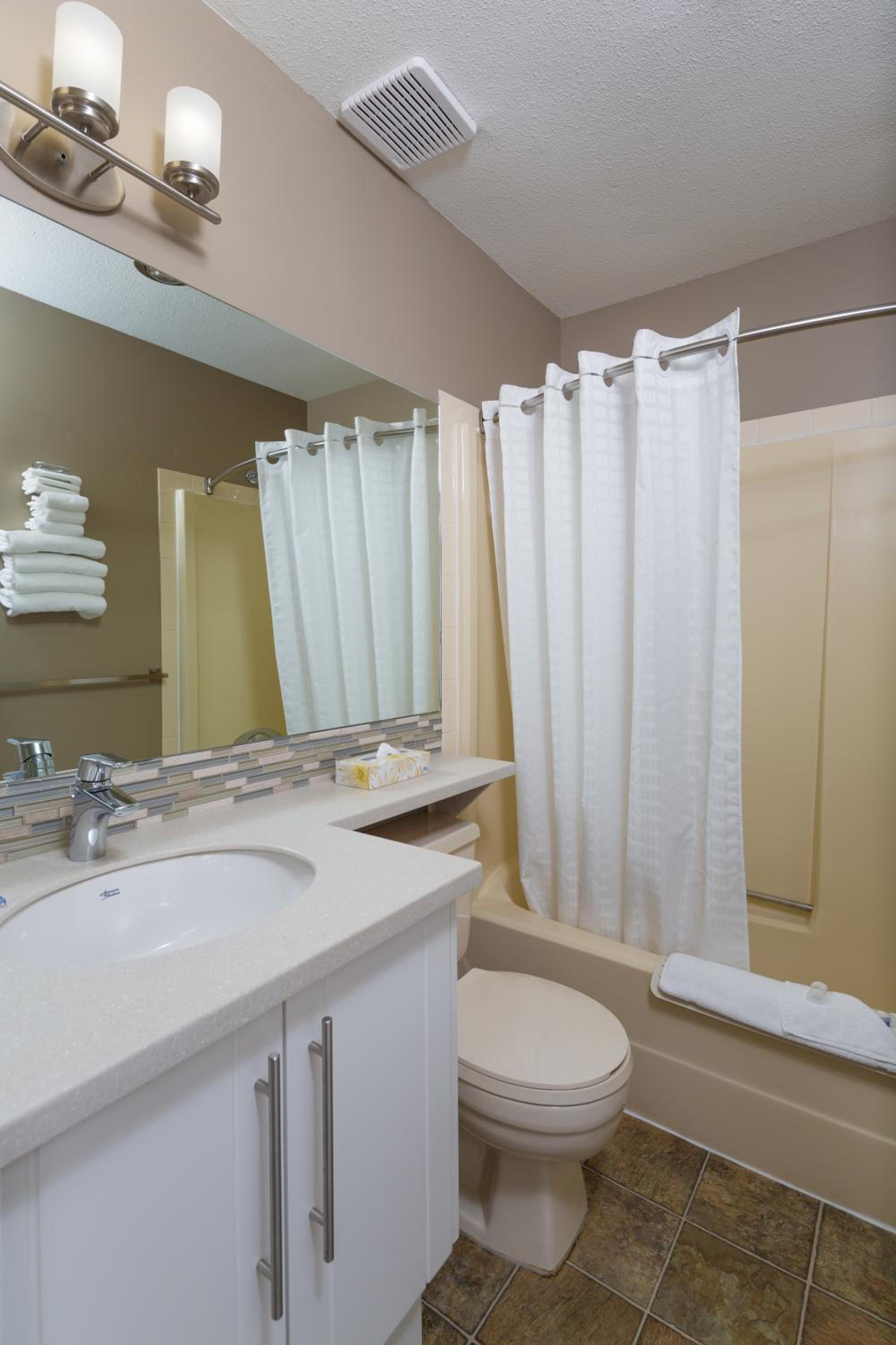 One-Bedroom Suite with Kitchen - Photo 10