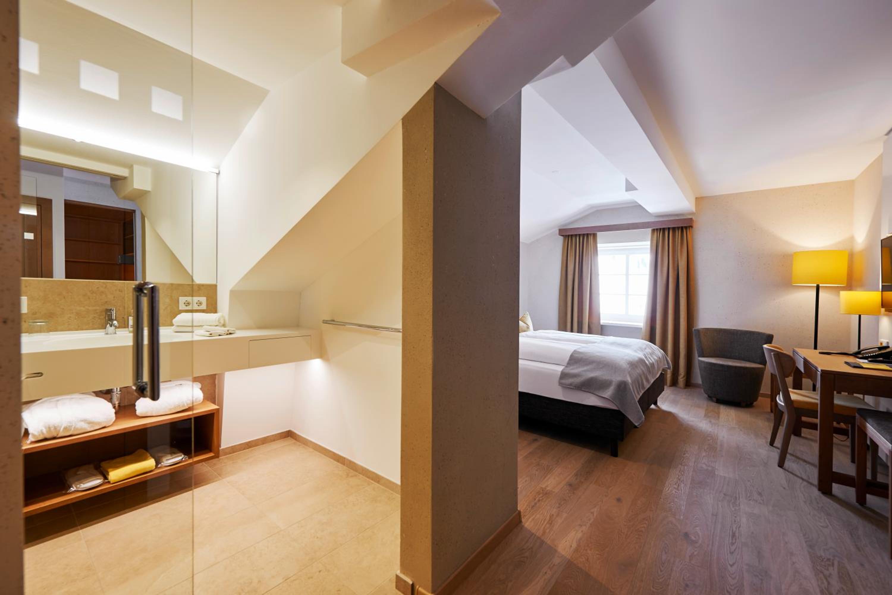 Deluxe Double or Twin Room - Photo 2