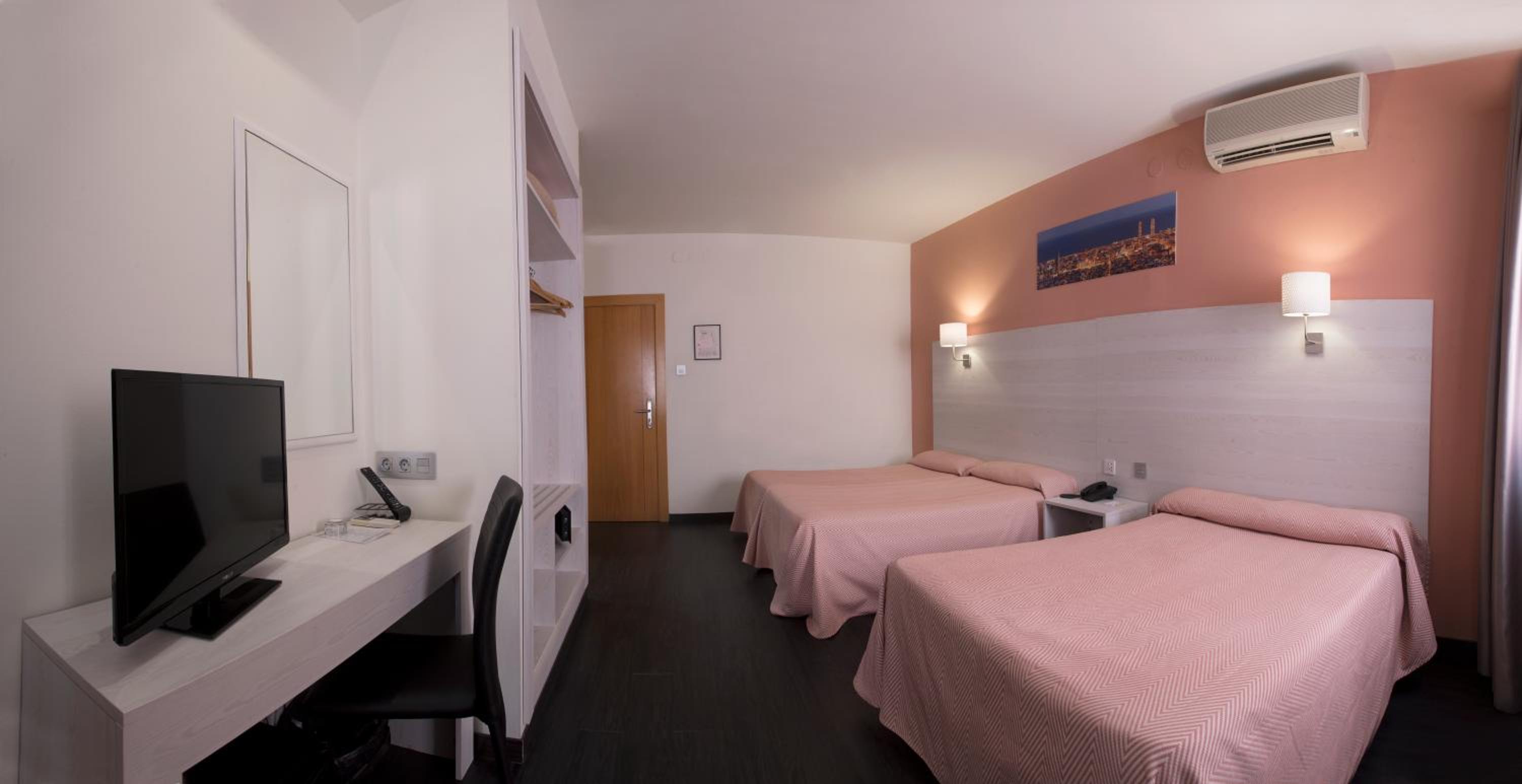 Double  Room with Bathroom photo 2