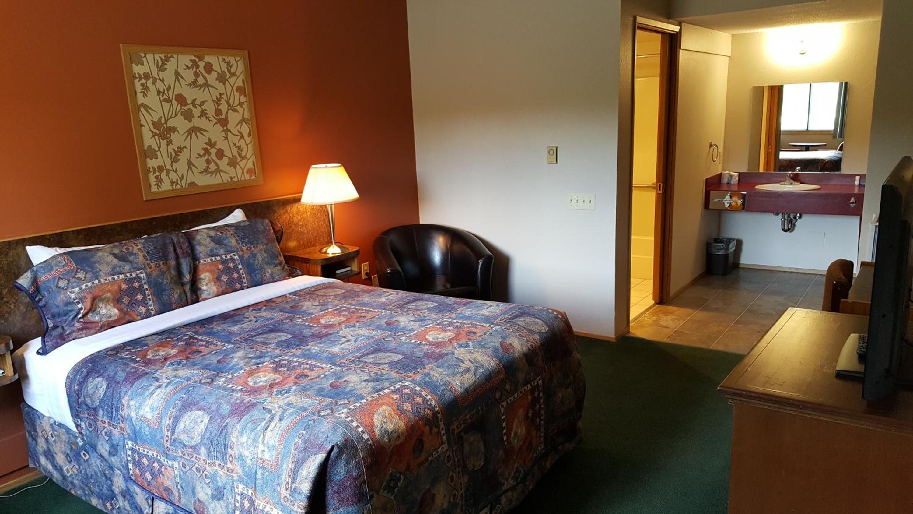 Queen Room photo 1