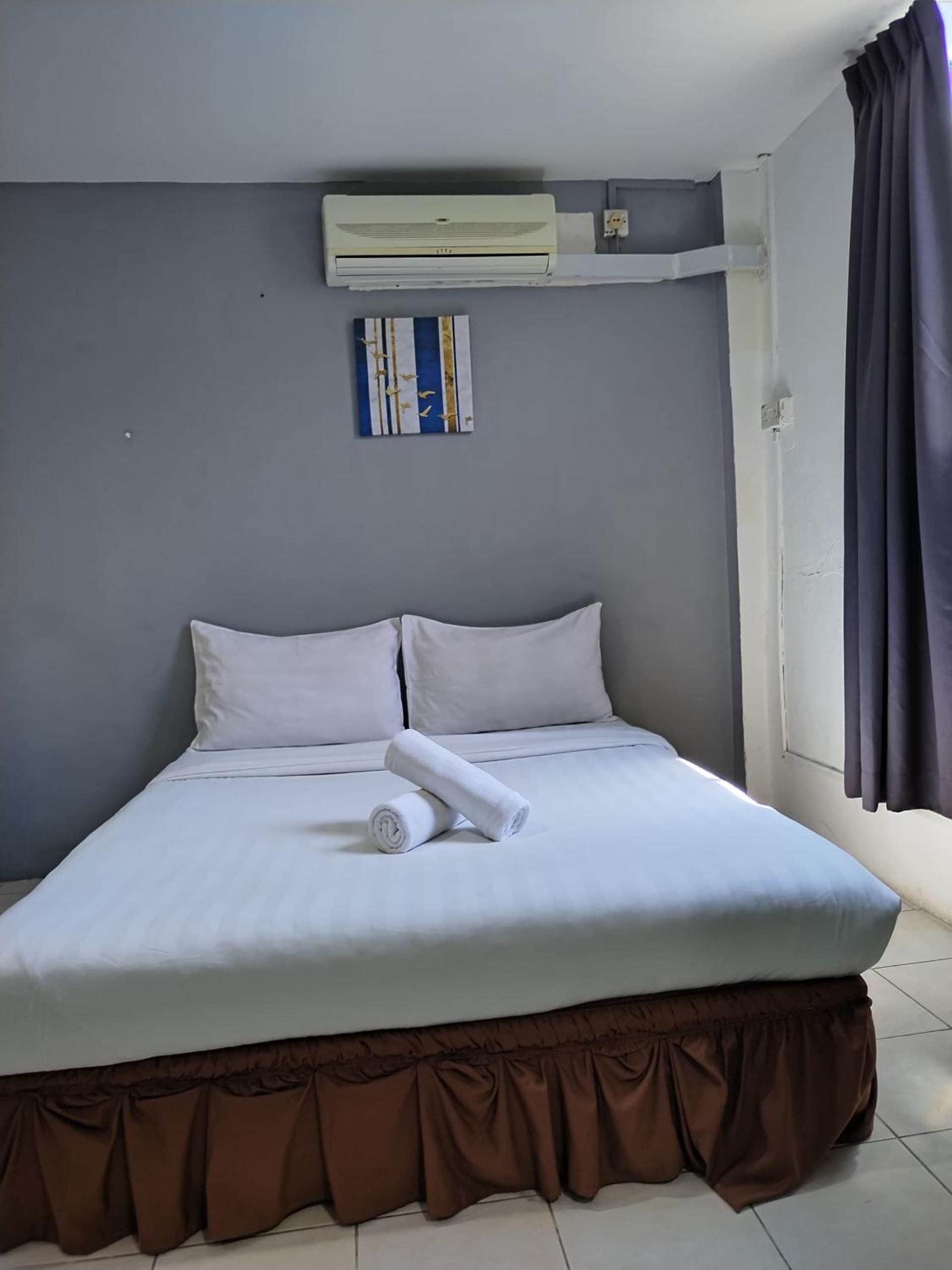 Deluxe Queen Room - Photo 1