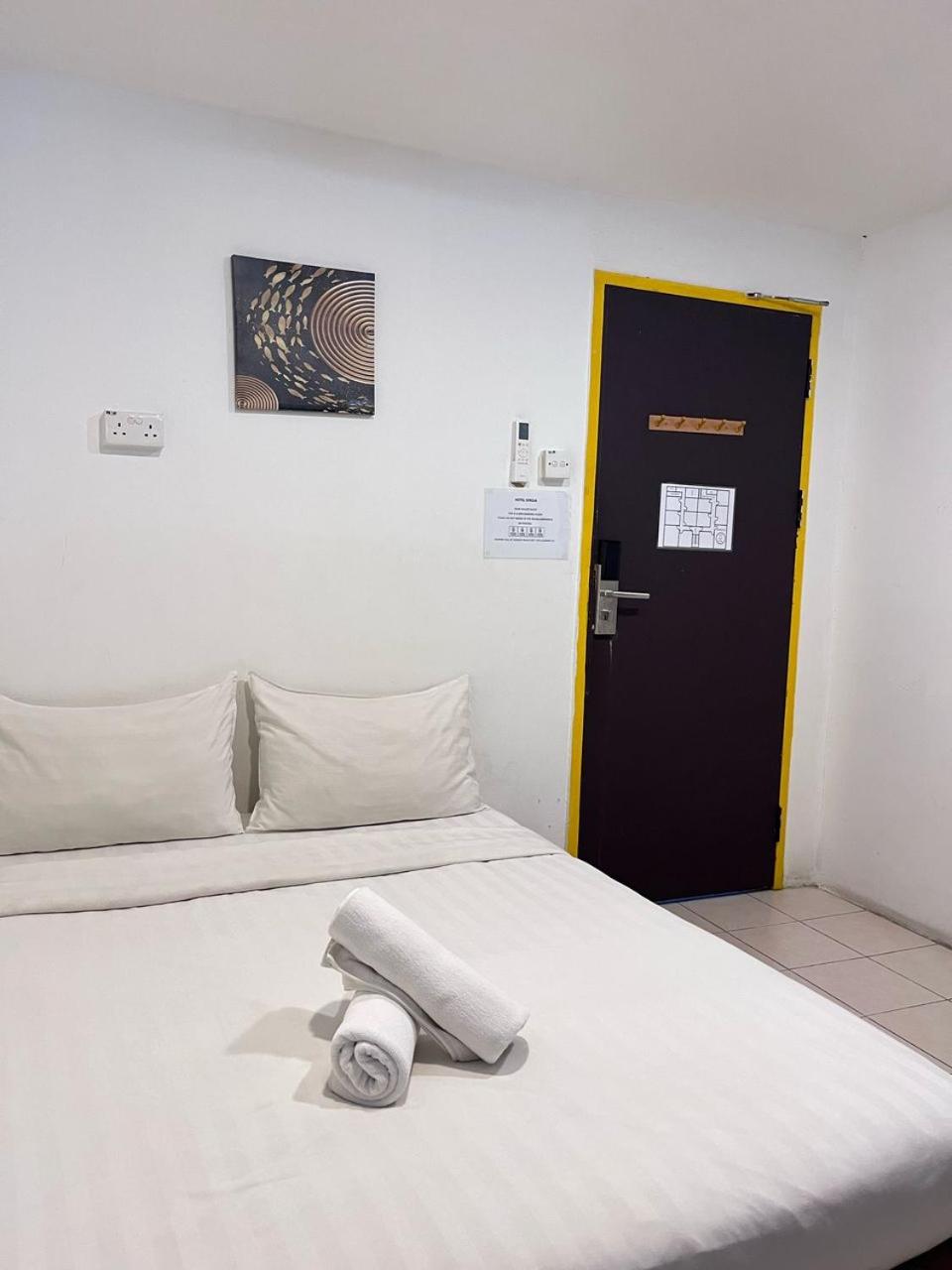 Standard Queen Room - Photo 1