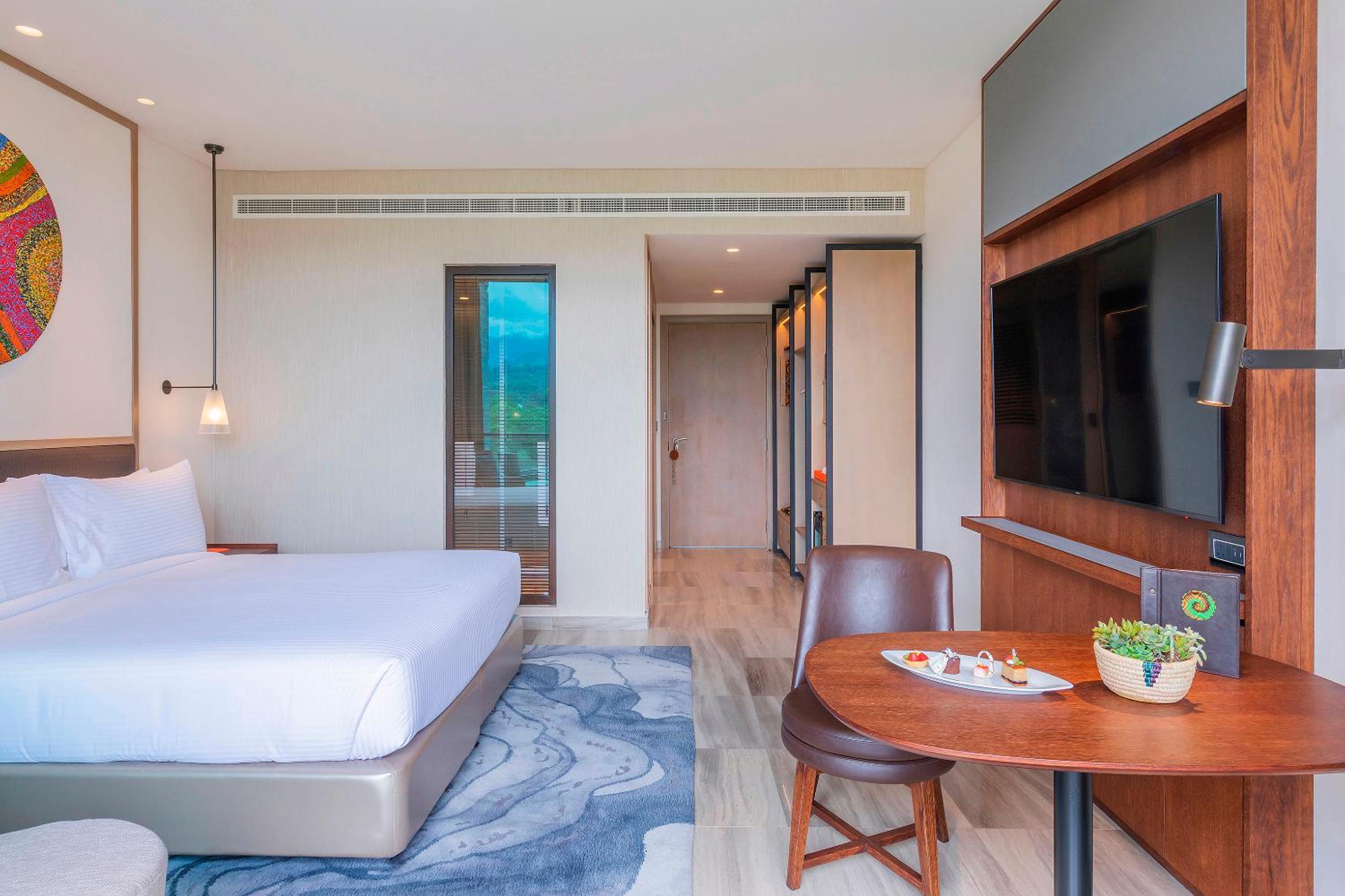 Deluxe Double Room with City View