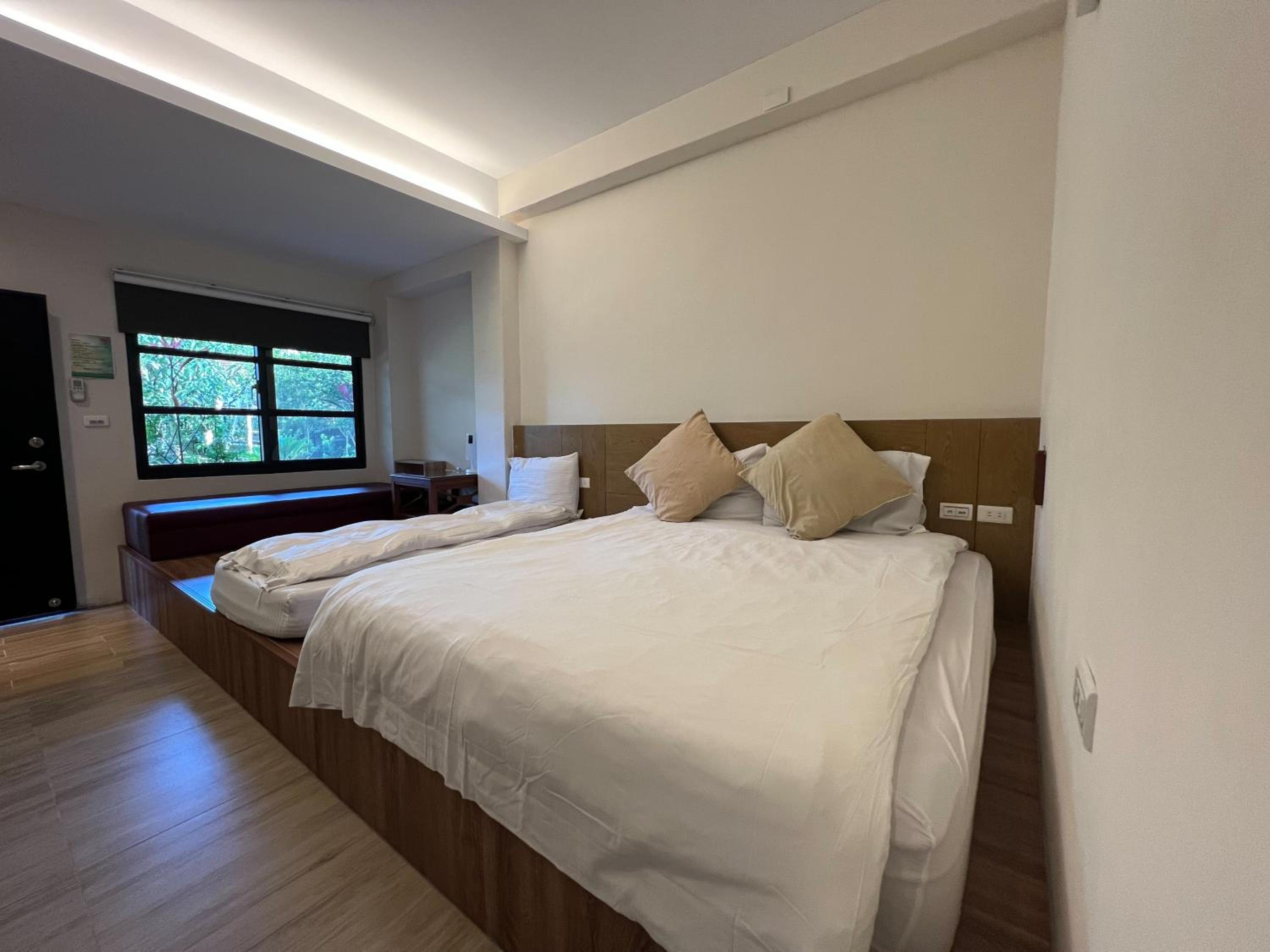 Queen Room photo 1