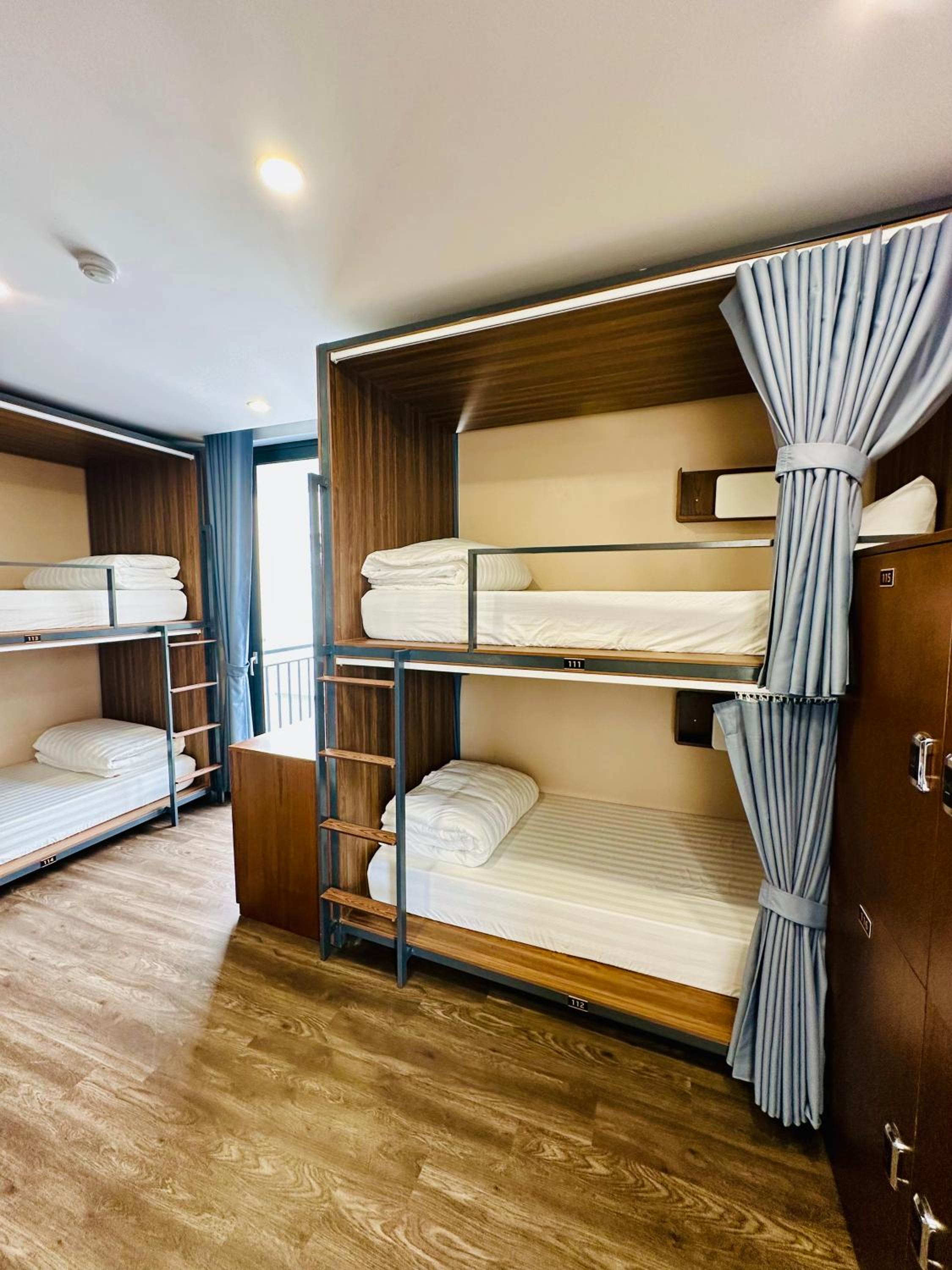 Bed in 6-Bed Female Dormitory Room photo 3