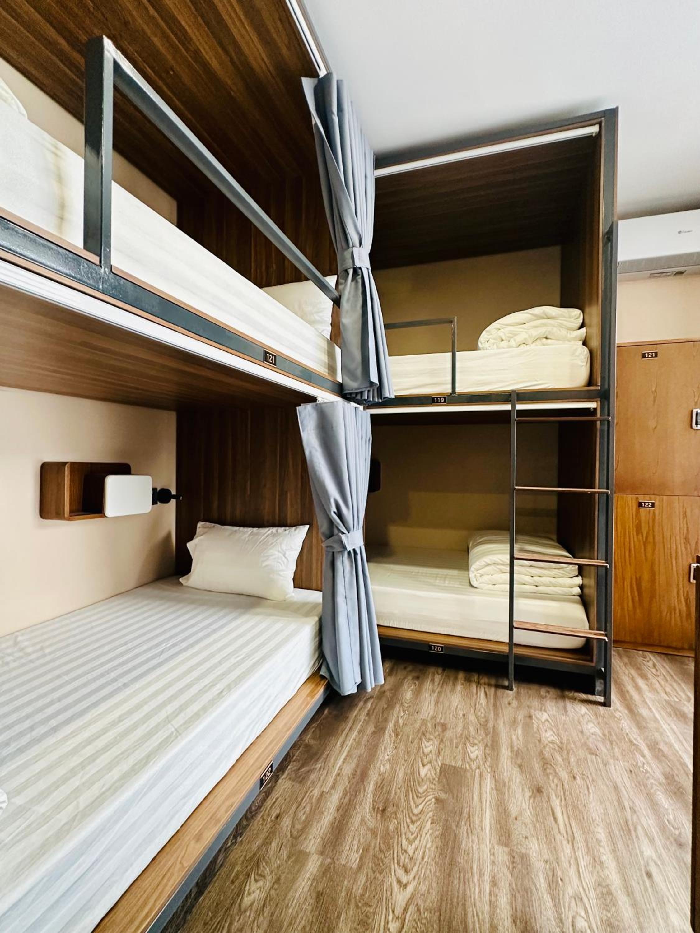 Bed in 6-Bed Female Dormitory Room photo 2