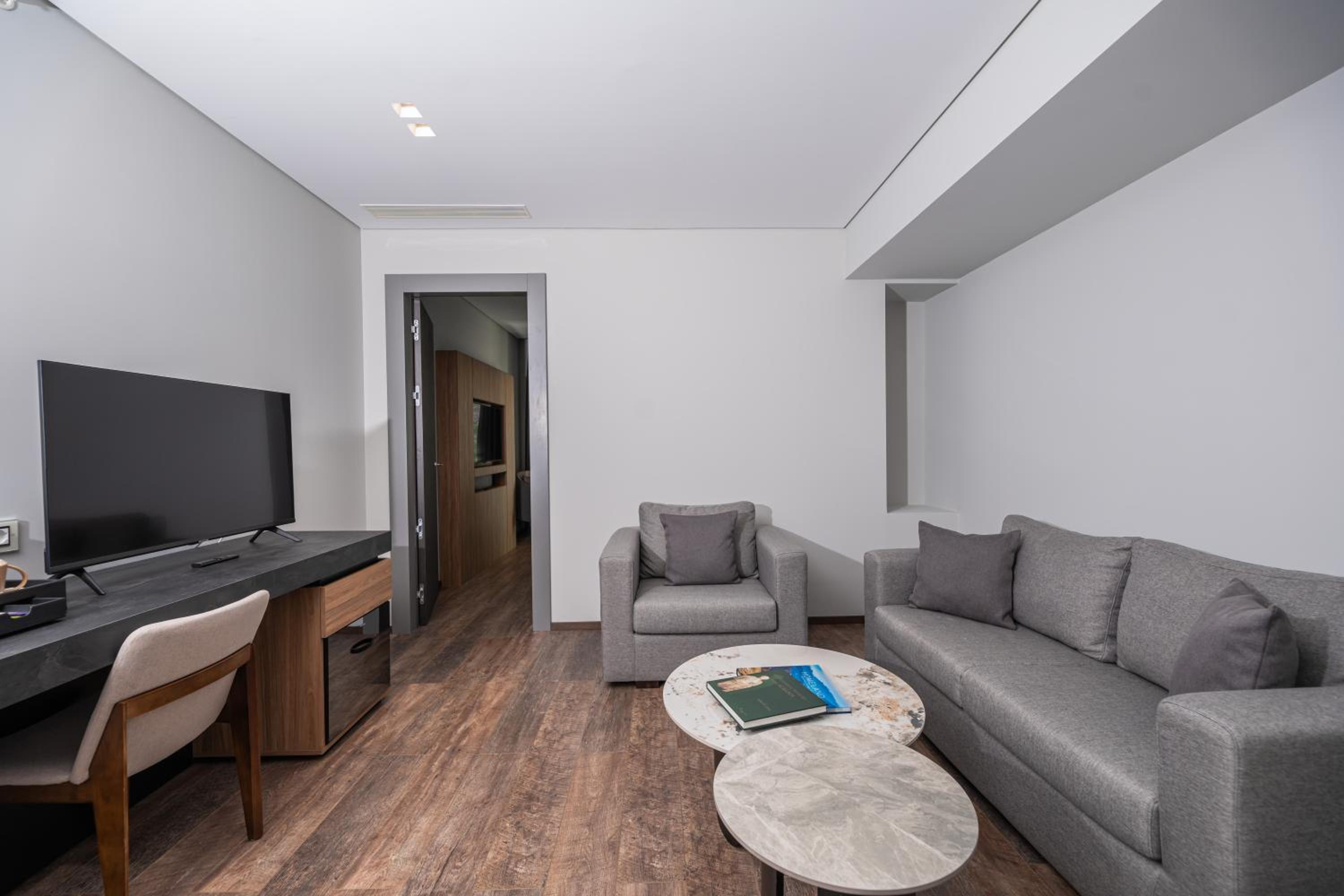 Junior Suite with Balcony photo 2