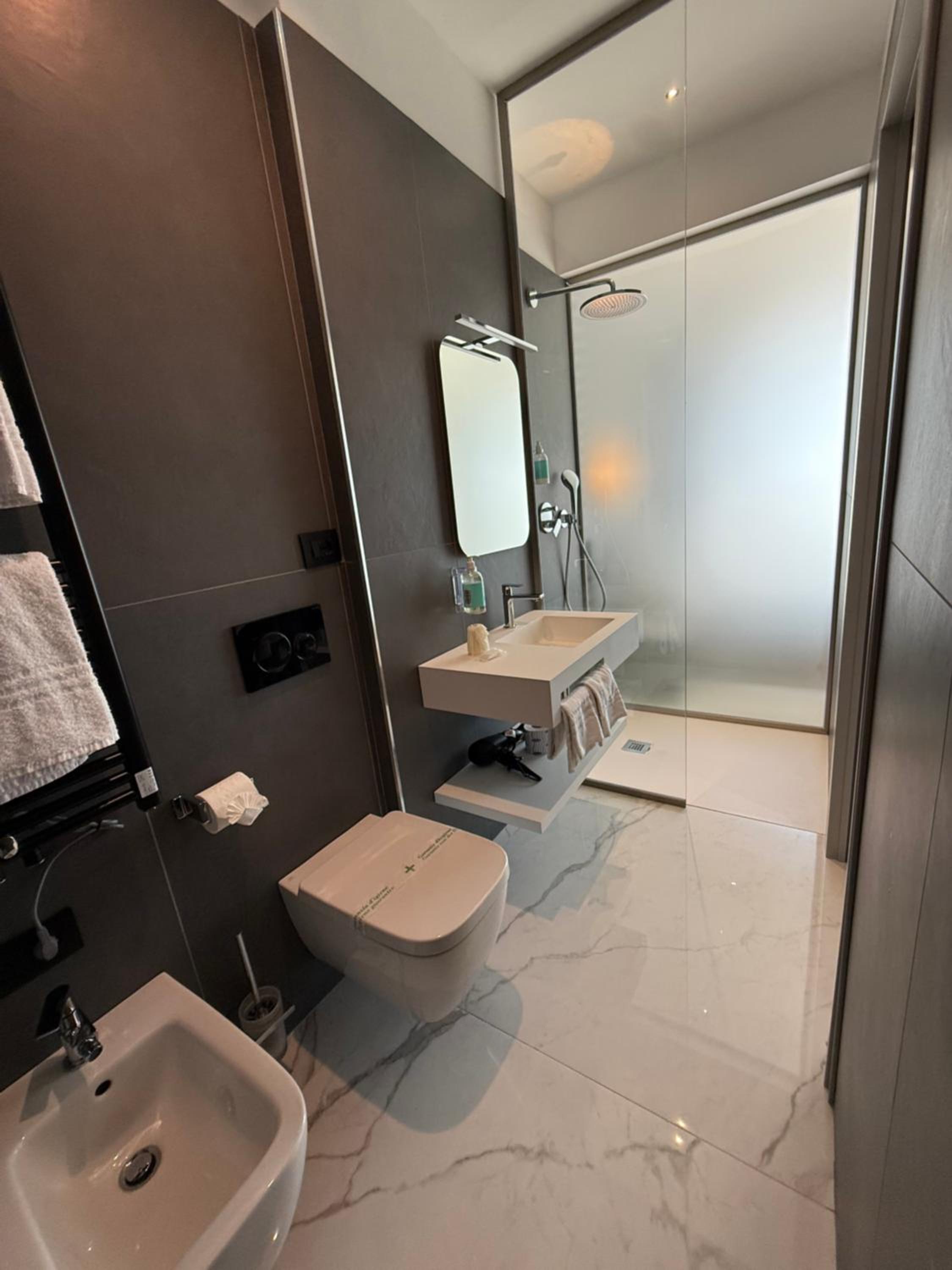 Superior Double or Twin Room with Terrace - Photo 8