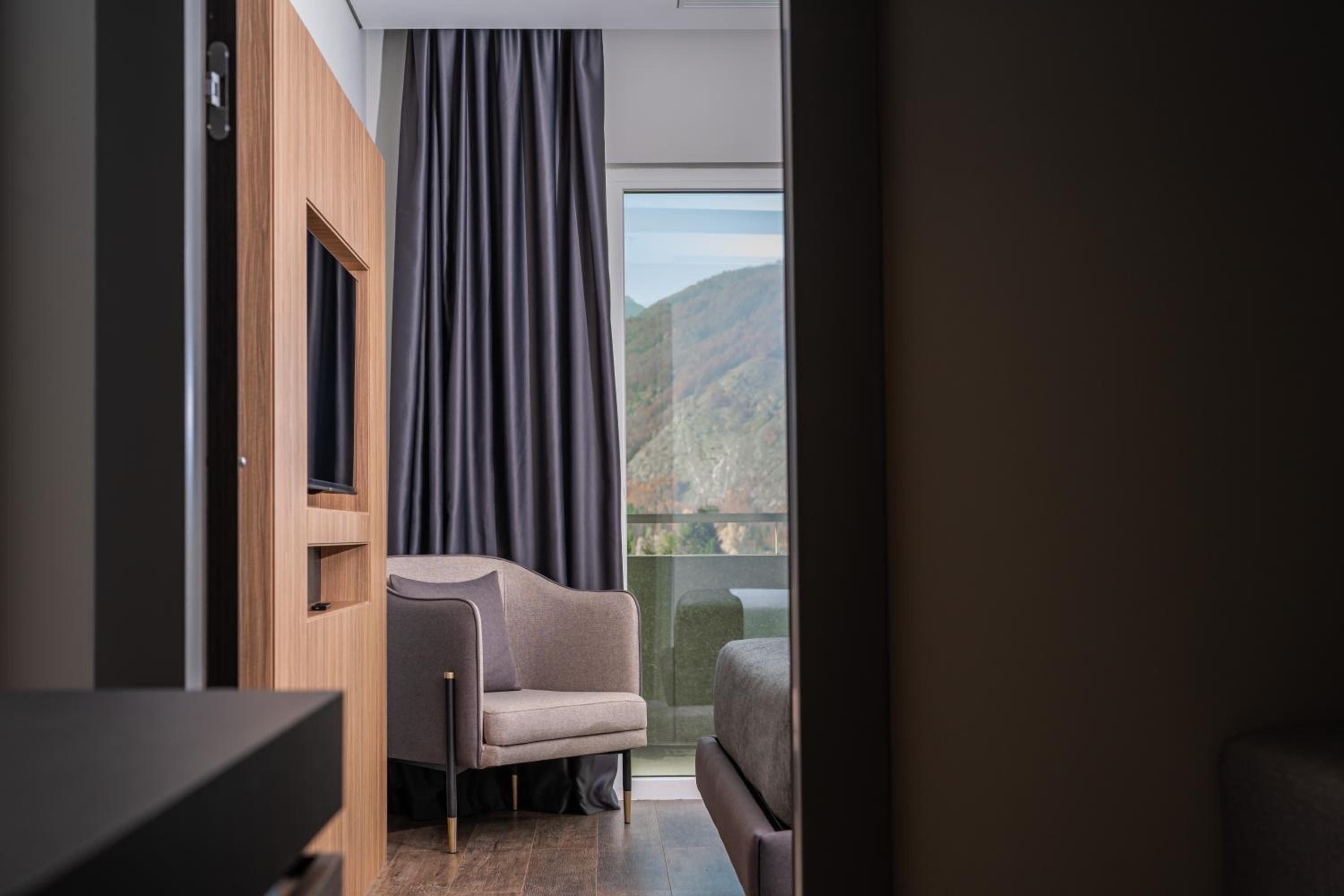 Junior Suite with Balcony photo 3