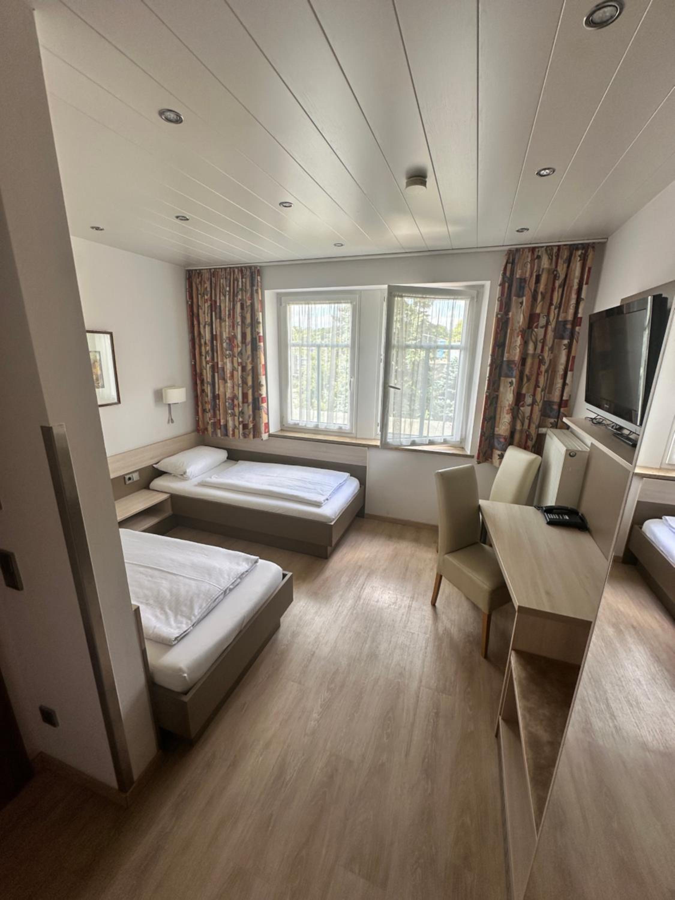 Double or Twin Room with Shower photo 1