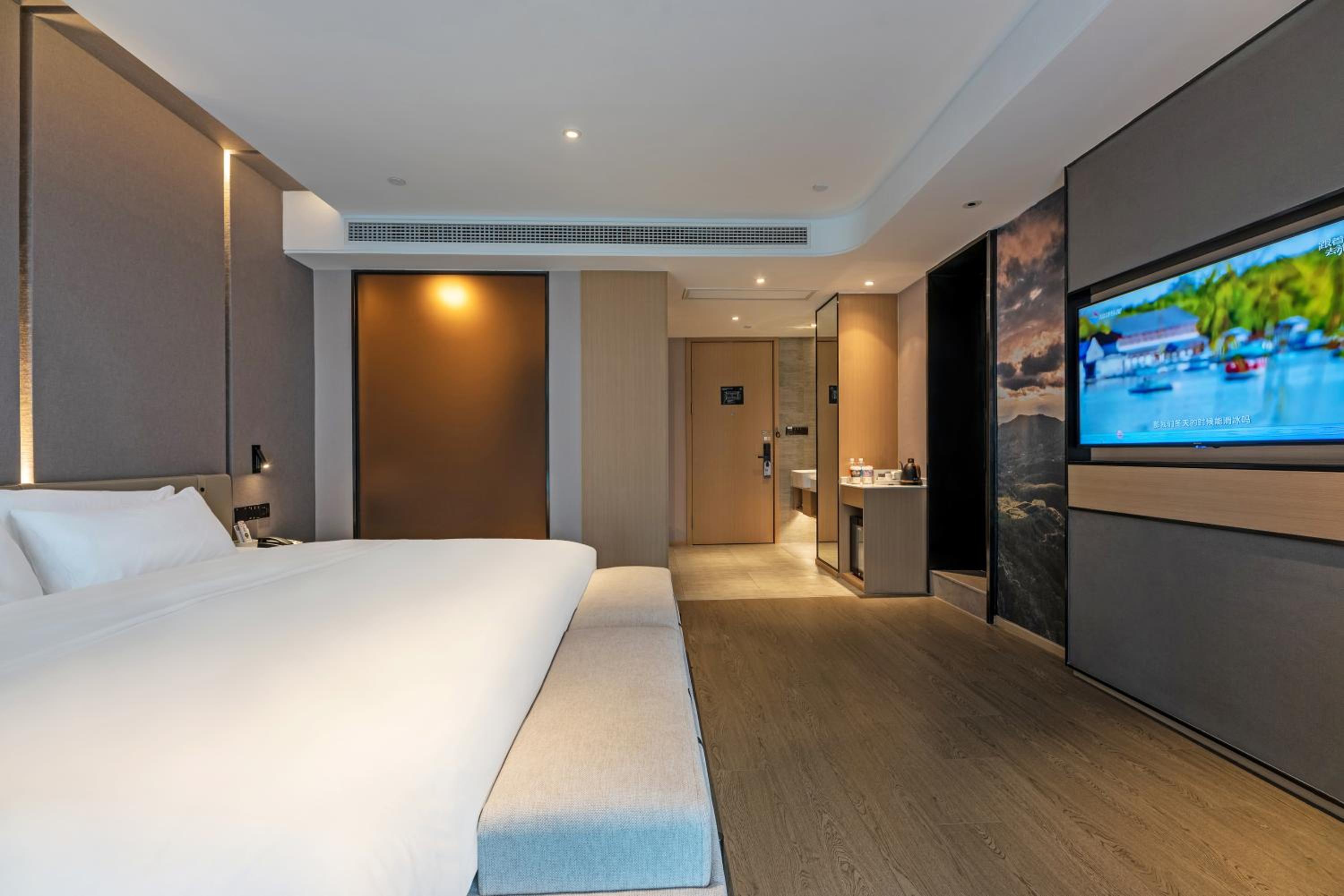 Deluxe Double Room with Courtyard