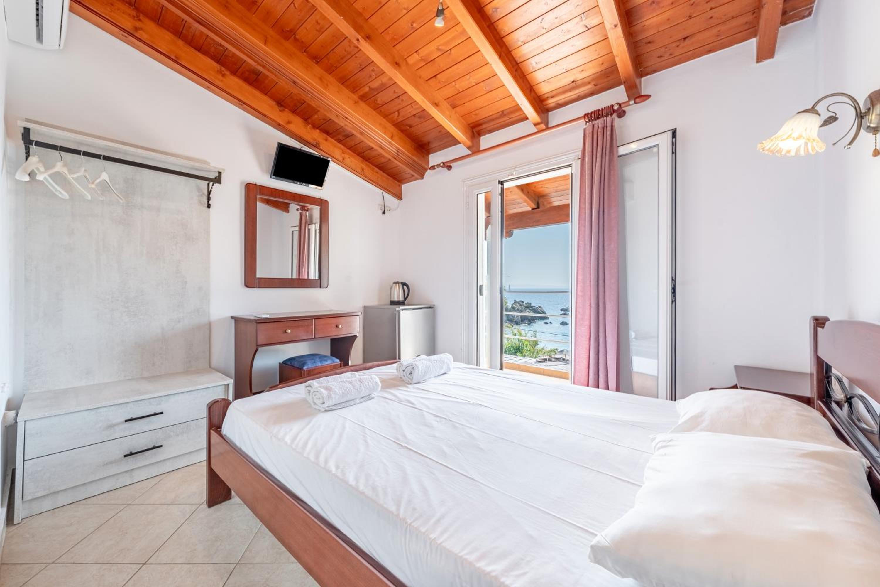 Double Room with Sea View photo 2