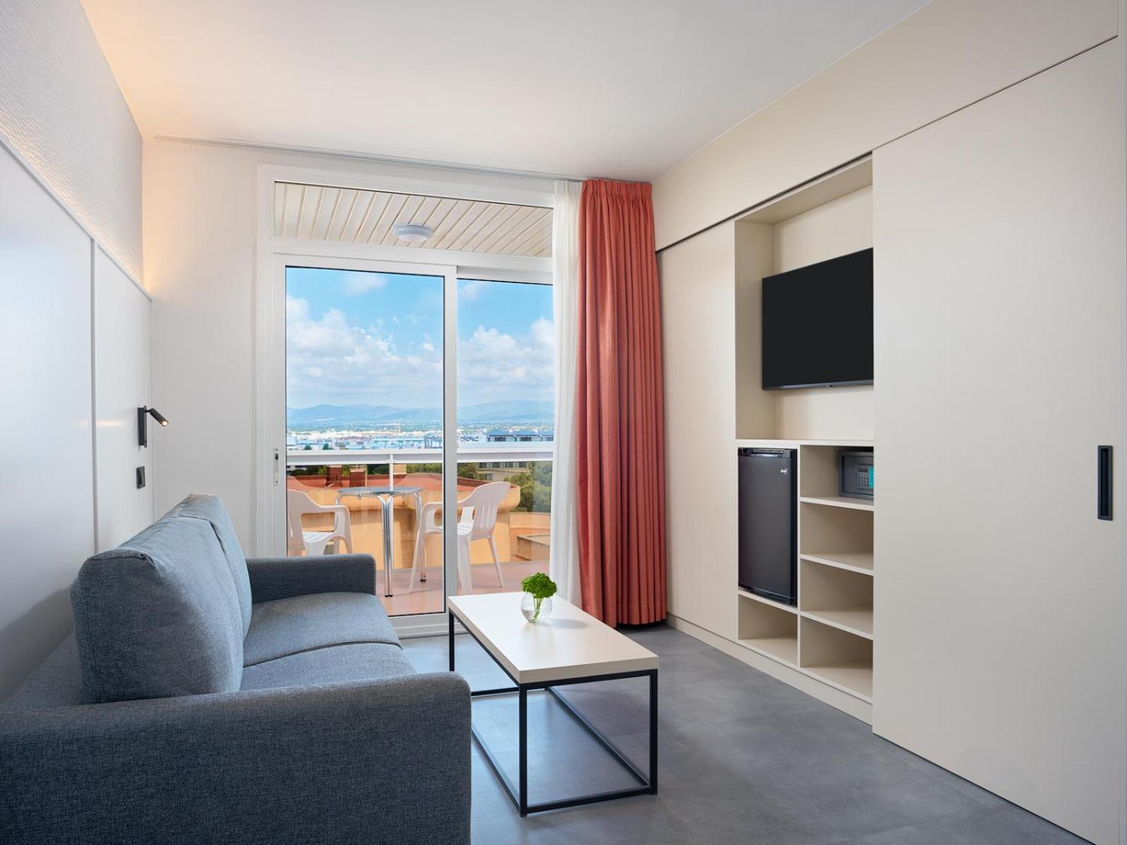Junior Suite 4* (2 adults + 1 child) photo 2