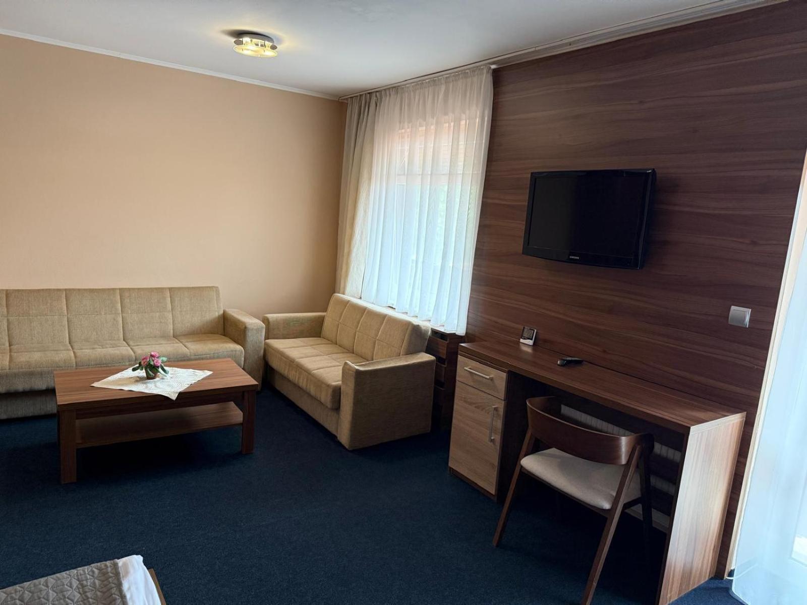 Suite - Photo 7